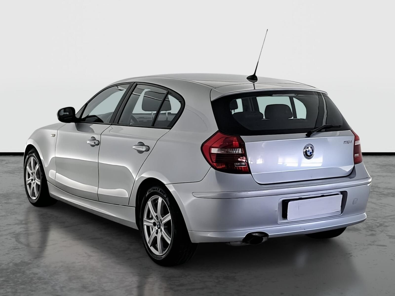 BMW Řada 1, 116i, Kožené sedačky, Xenony - fotka 4