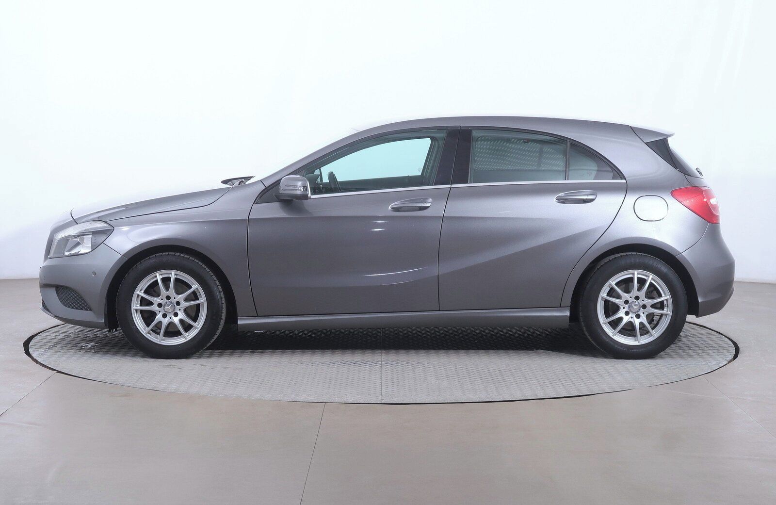 Mercedes-Benz Třídy A, 180 - fotka 3