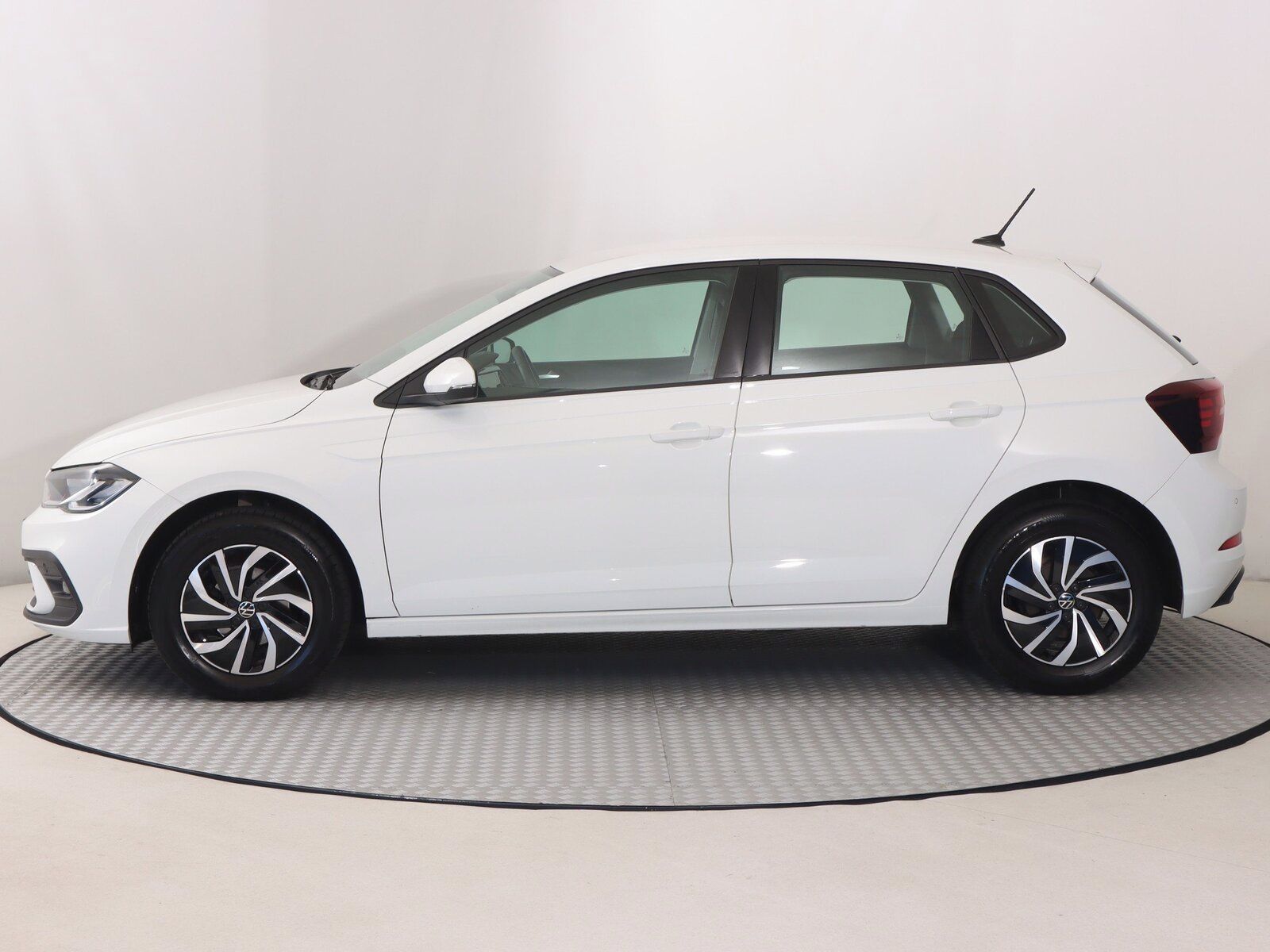 Volkswagen Polo, 1.0 TSI, Automat, Serv.kniha - fotka 3