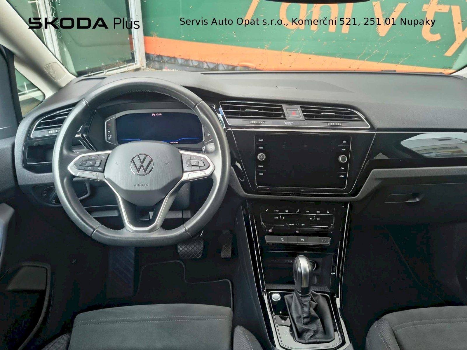 Volkswagen Touran, HIGHLINE 2.0TDI 110KW DSG ZÁRU - fotka 5