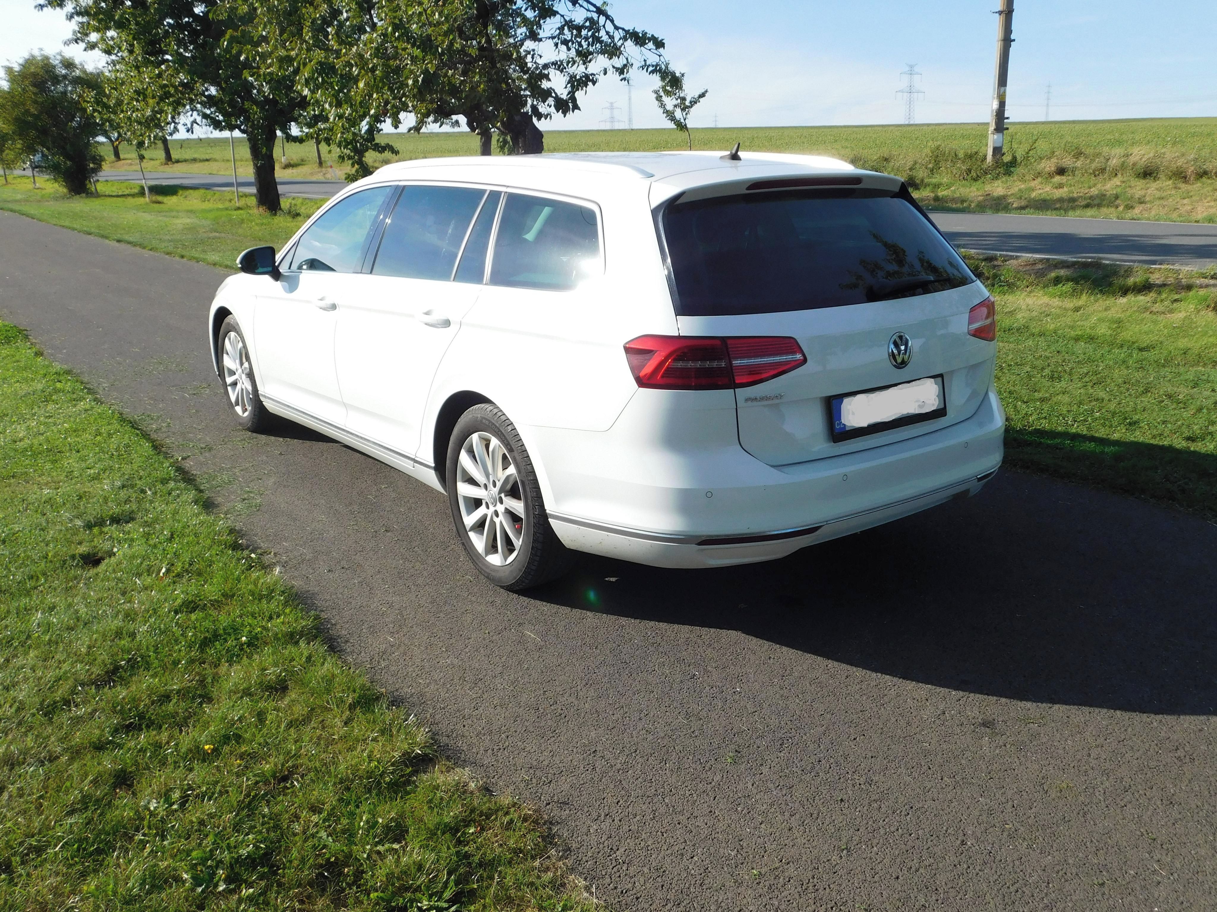 Volkswagen Passat, 2.0 TDi výborný stav - fotka 4