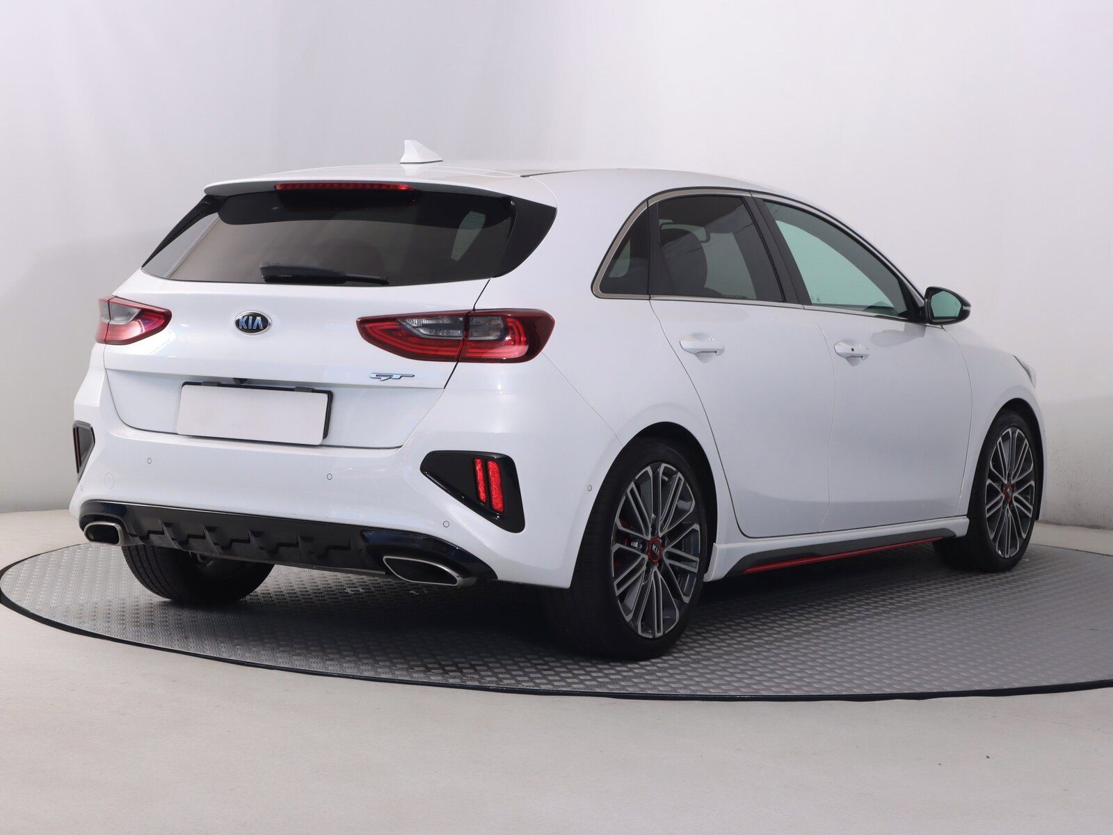Kia Cee´d, 1.6 T-GDI GT, GT Line, Automat - fotka 5