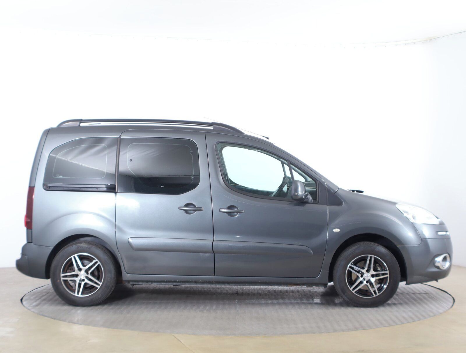 Peugeot Partner, 1.6 HDi, 5Míst, ČR - fotka 6