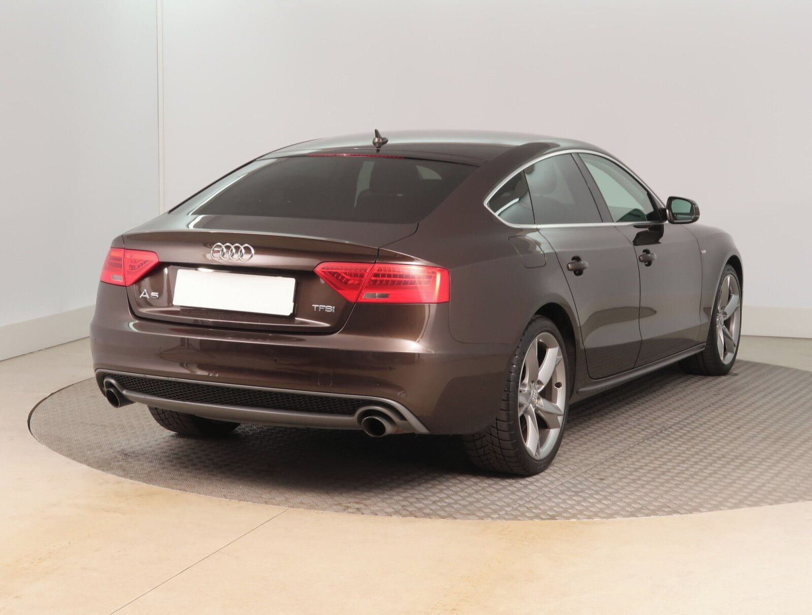 Audi A5, 1.8 TFSI, Automatická klima - fotka 5