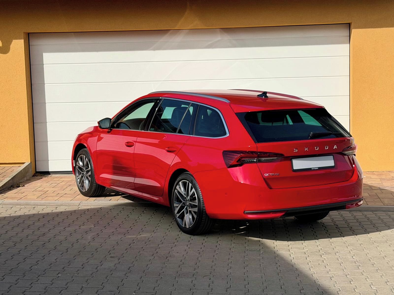 Škoda Octavia, 2.0TDI DSG Selection Exclusive - fotka 5