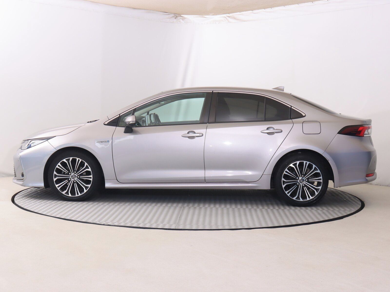 Toyota Corolla, 1.8 Hybrid, Style, Automat - fotka 3