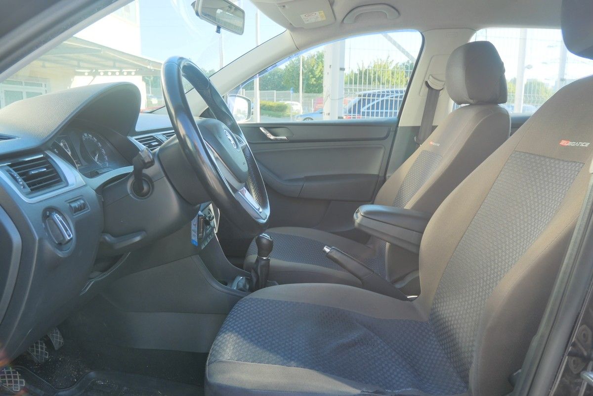 Škoda Rapid, 1.2 TSI 66 kW Ambition - fotka 5