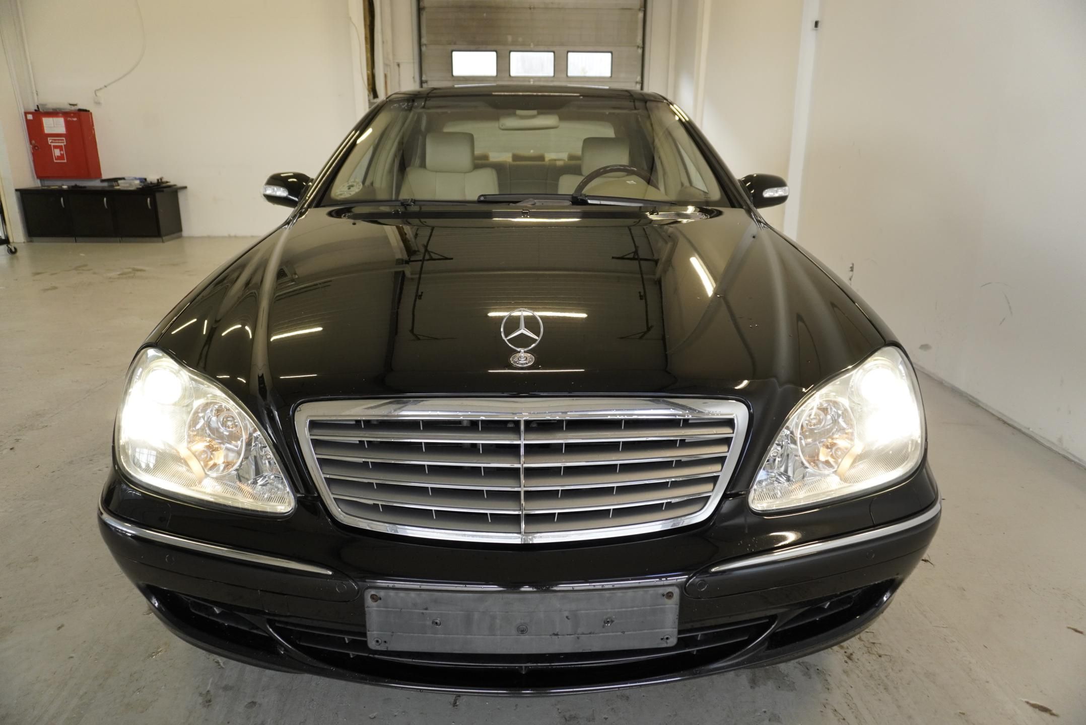 Mercedes-Benz Třídy S, S600 5,5I V12 LONG AUT. - fotka 2