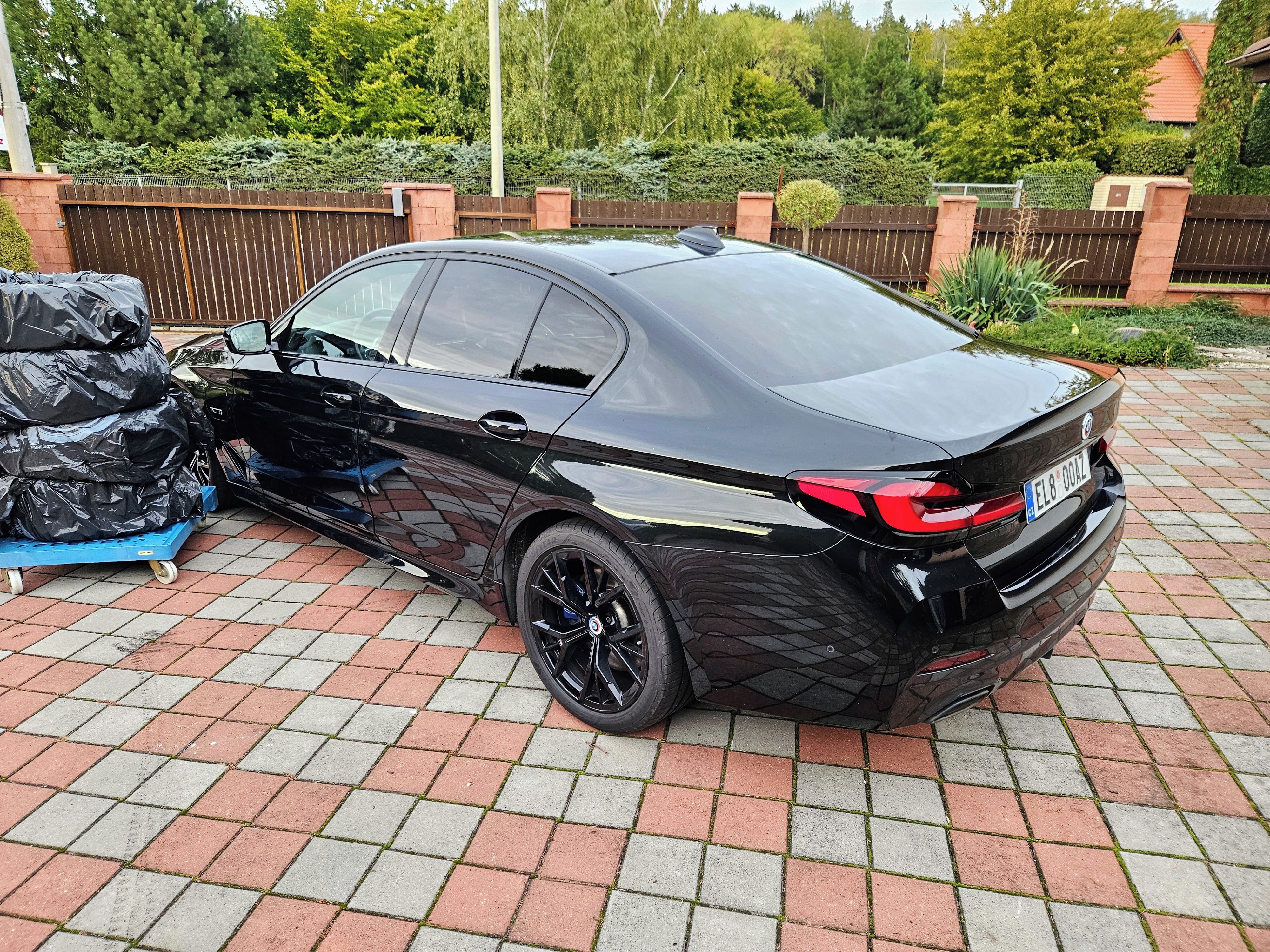 BMW Řada 5, 545E XDRIVE,ČR 1.Majitel,TOP - fotka 5