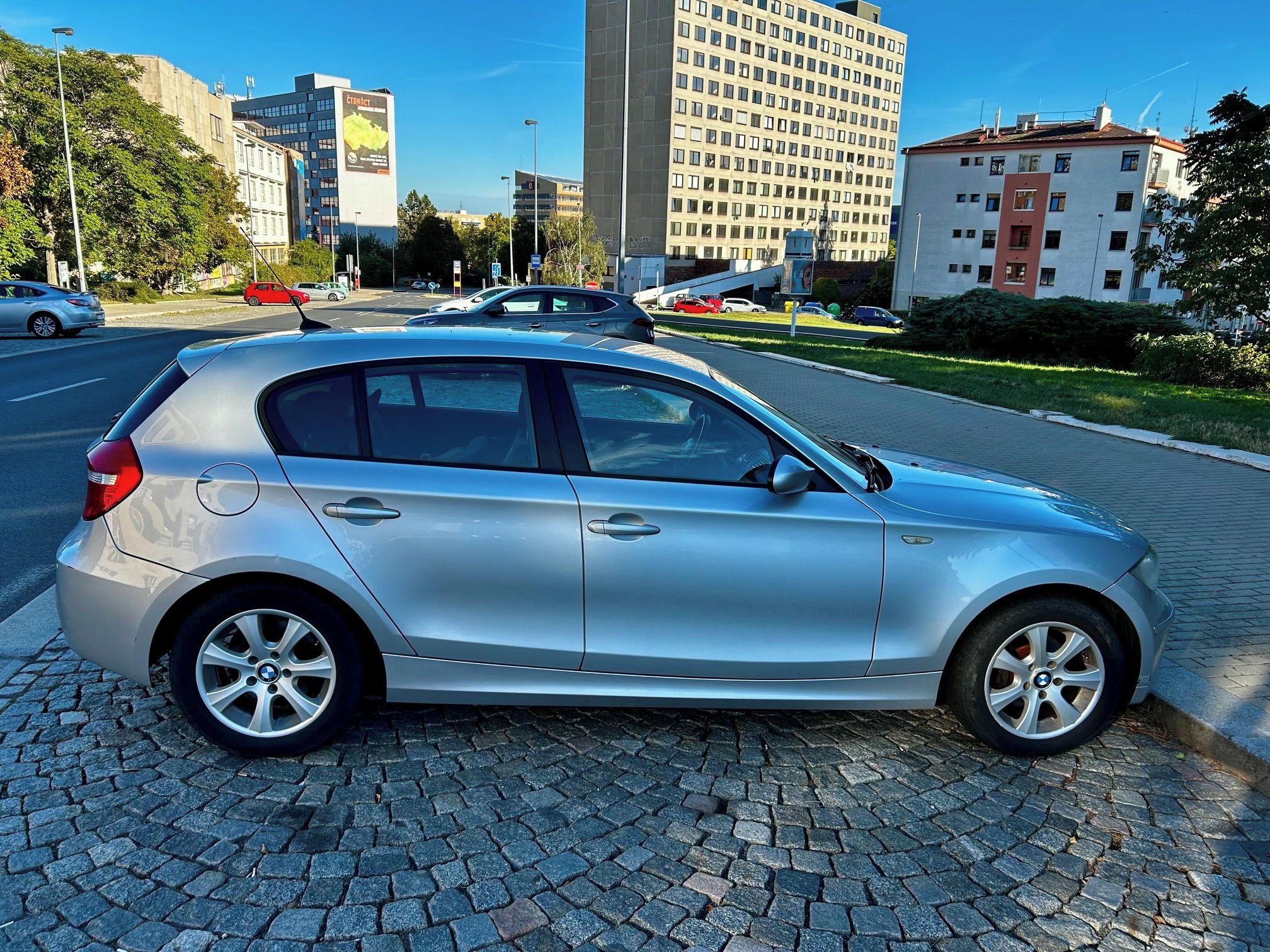 BMW Řada 1, 118d, po servisu, nové brzdy - fotka 4