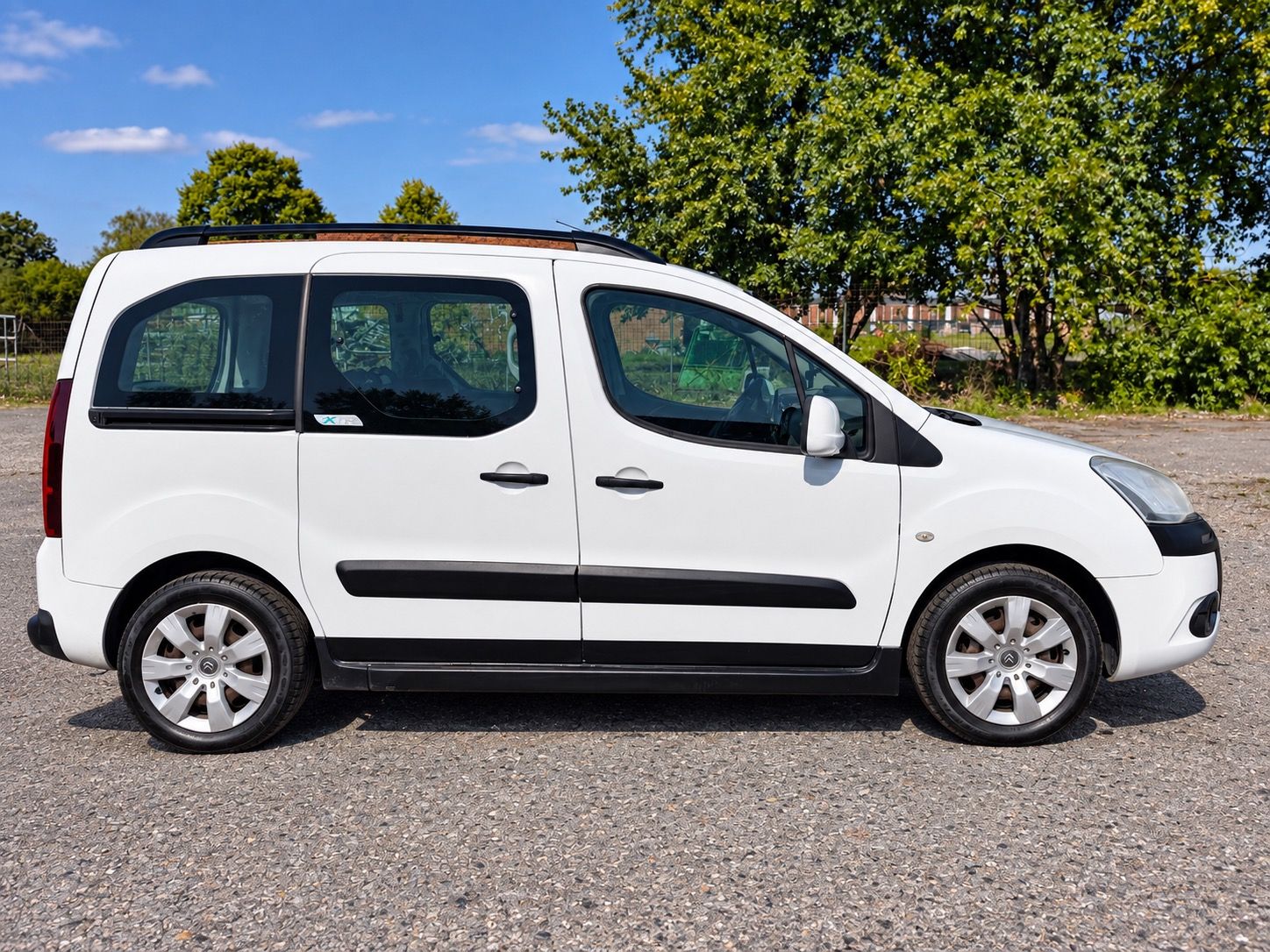 Citroën Berlingo, CITROËN BERLINGO 1.6 HDi 68 kW - fotka 4