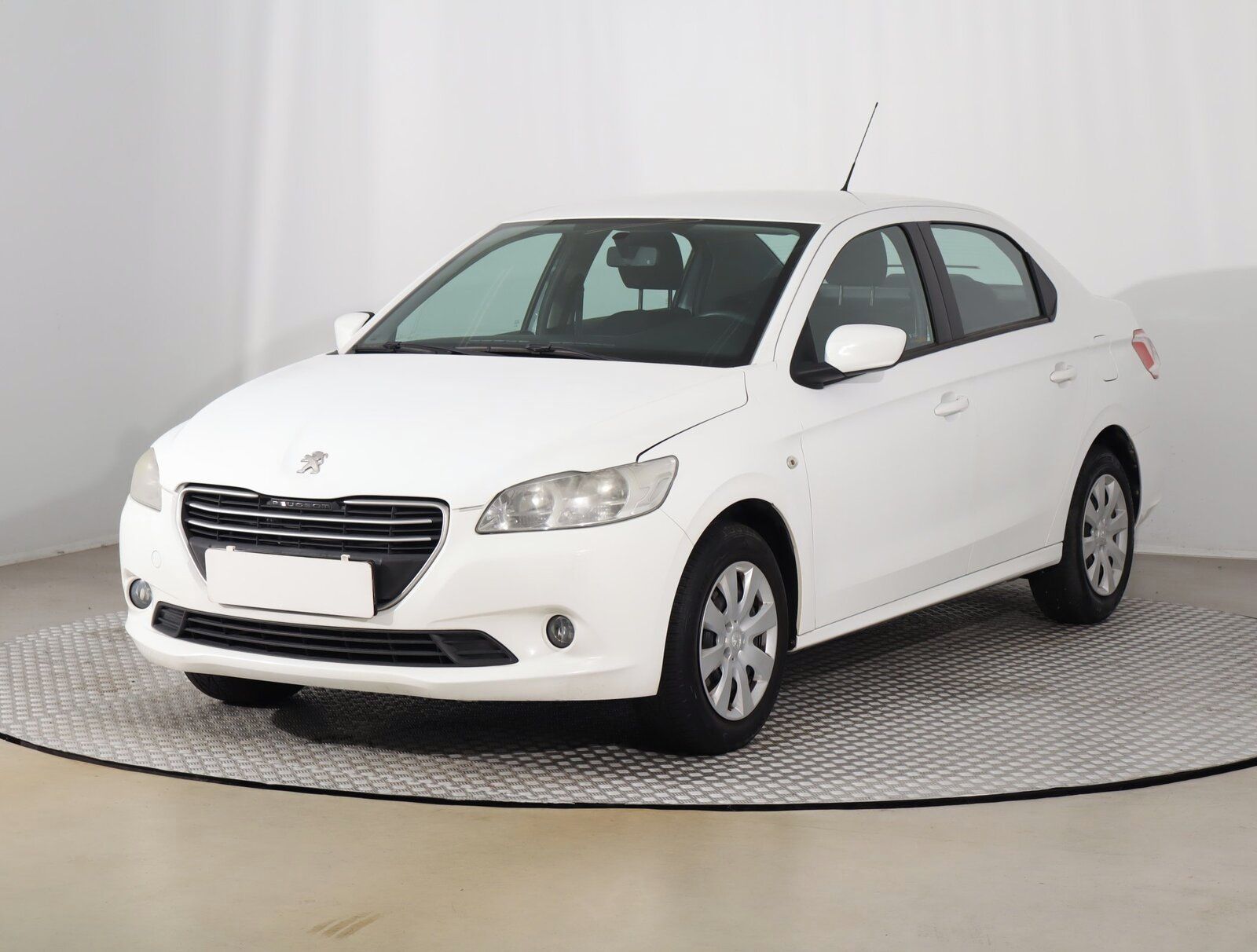 Peugeot 301, 1.2 VTi - fotka 2