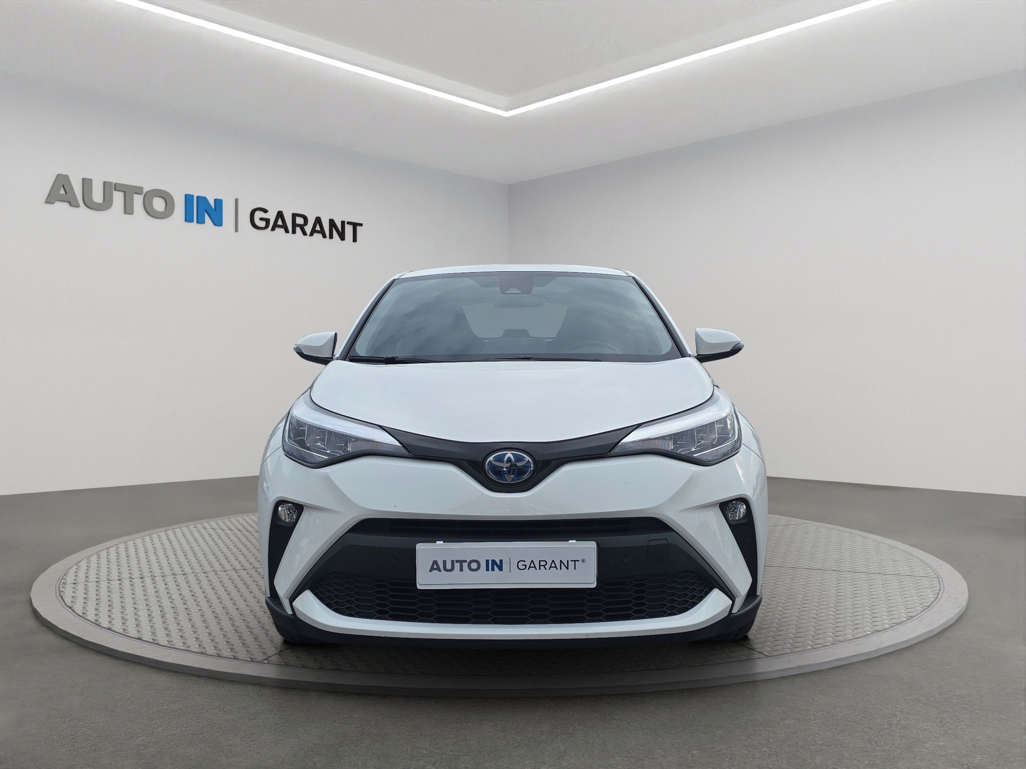 Toyota C-HR, 1.8 e-CTV 72kW, ČR, 1. Maj., S - fotka 2