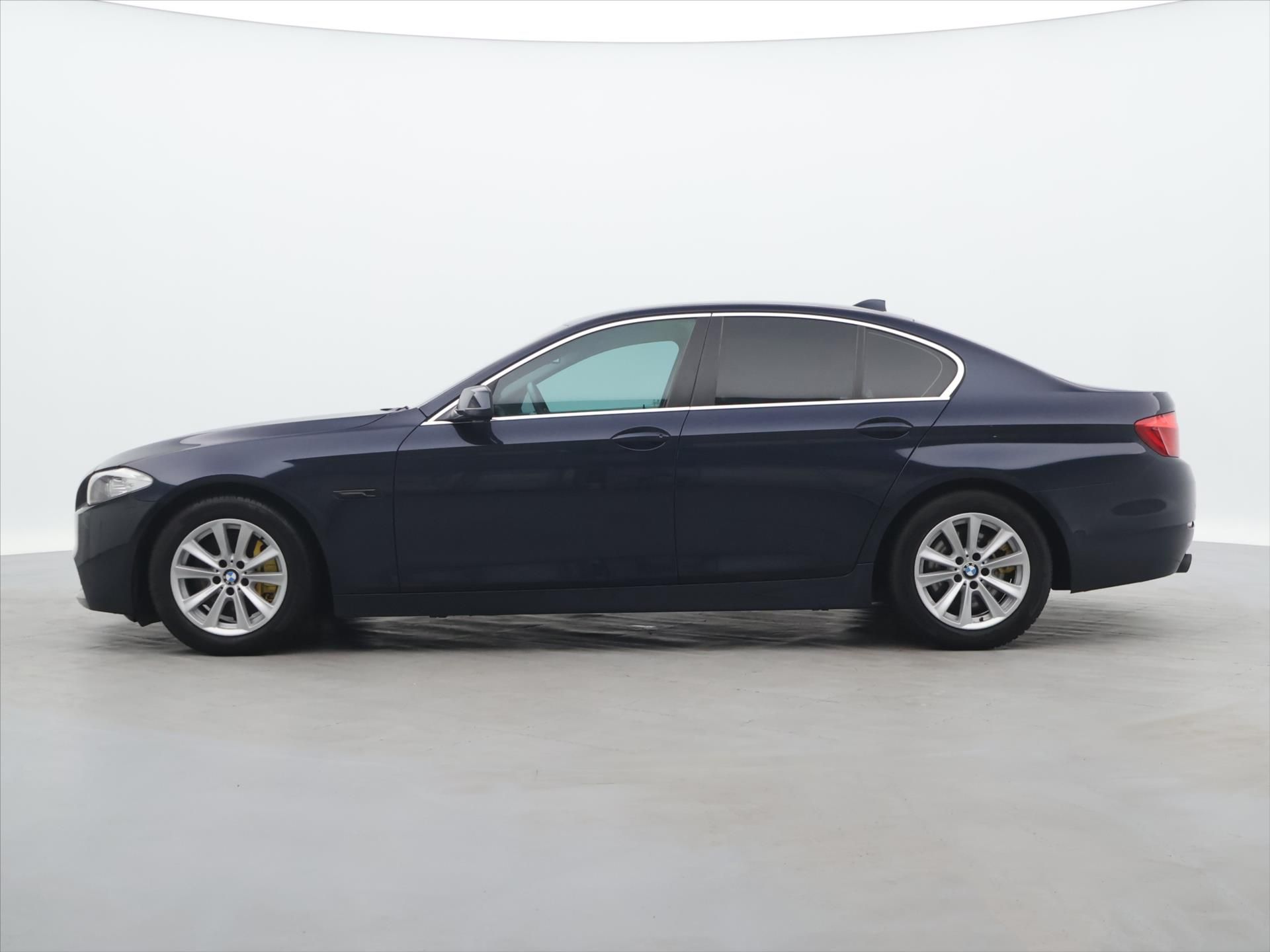 BMW Řada 5, 3,0 535i 225kW Aut.klima Kůže - fotka 4