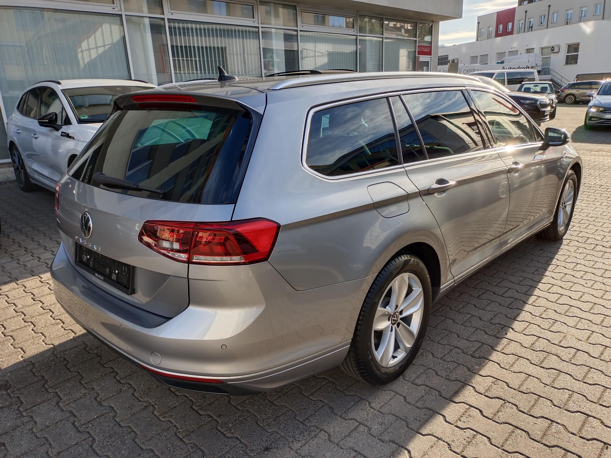 Volkswagen Passat Variant, 2.0 TDI 147kW DSG / Tažné - fotka 6