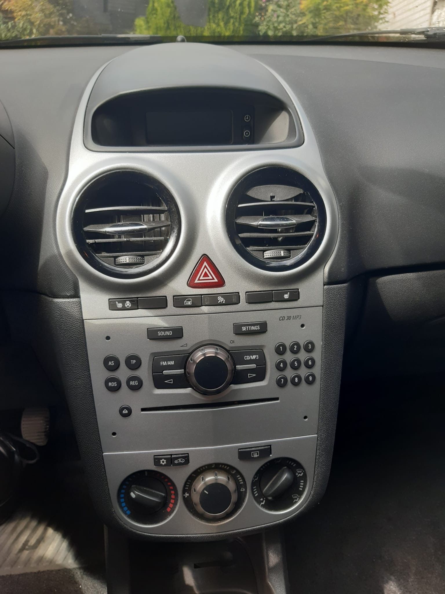 Opel Corsa, 1.4 66 kW | 175 000 km - fotka 3