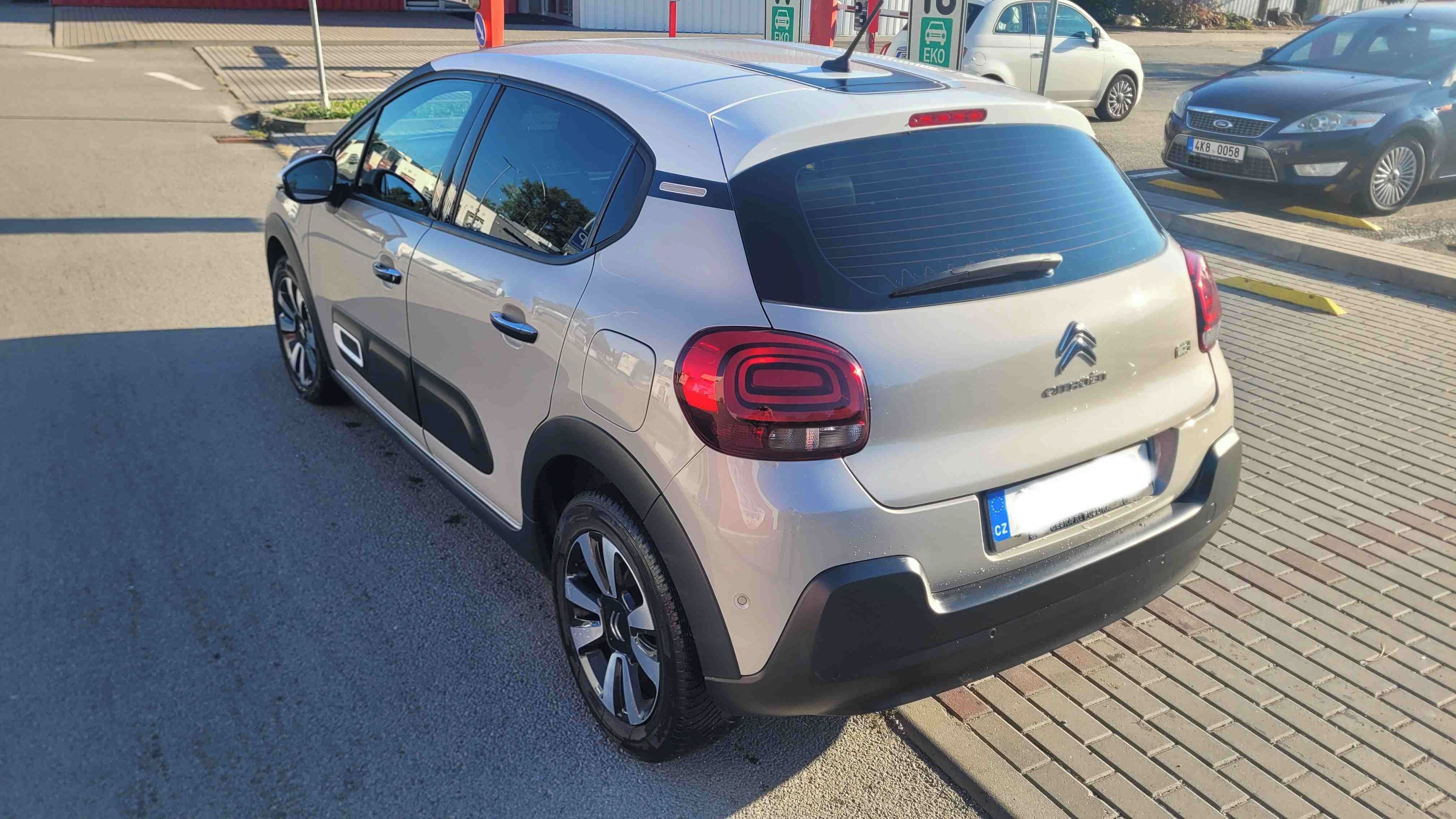 Citroën C3, 1.2 PureTech 110, 81 kW SHINE - fotka 3