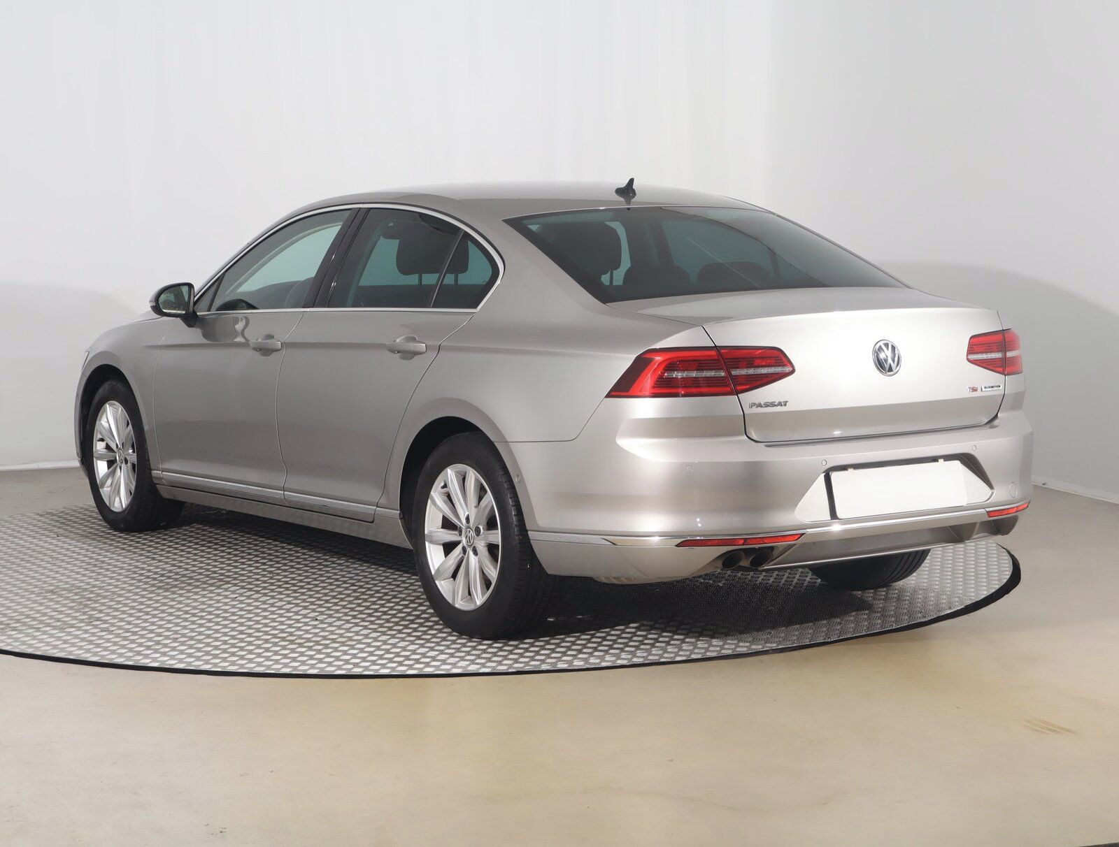 Volkswagen Passat, 1.8 TSI, Automat, Serv.kniha - fotka 4