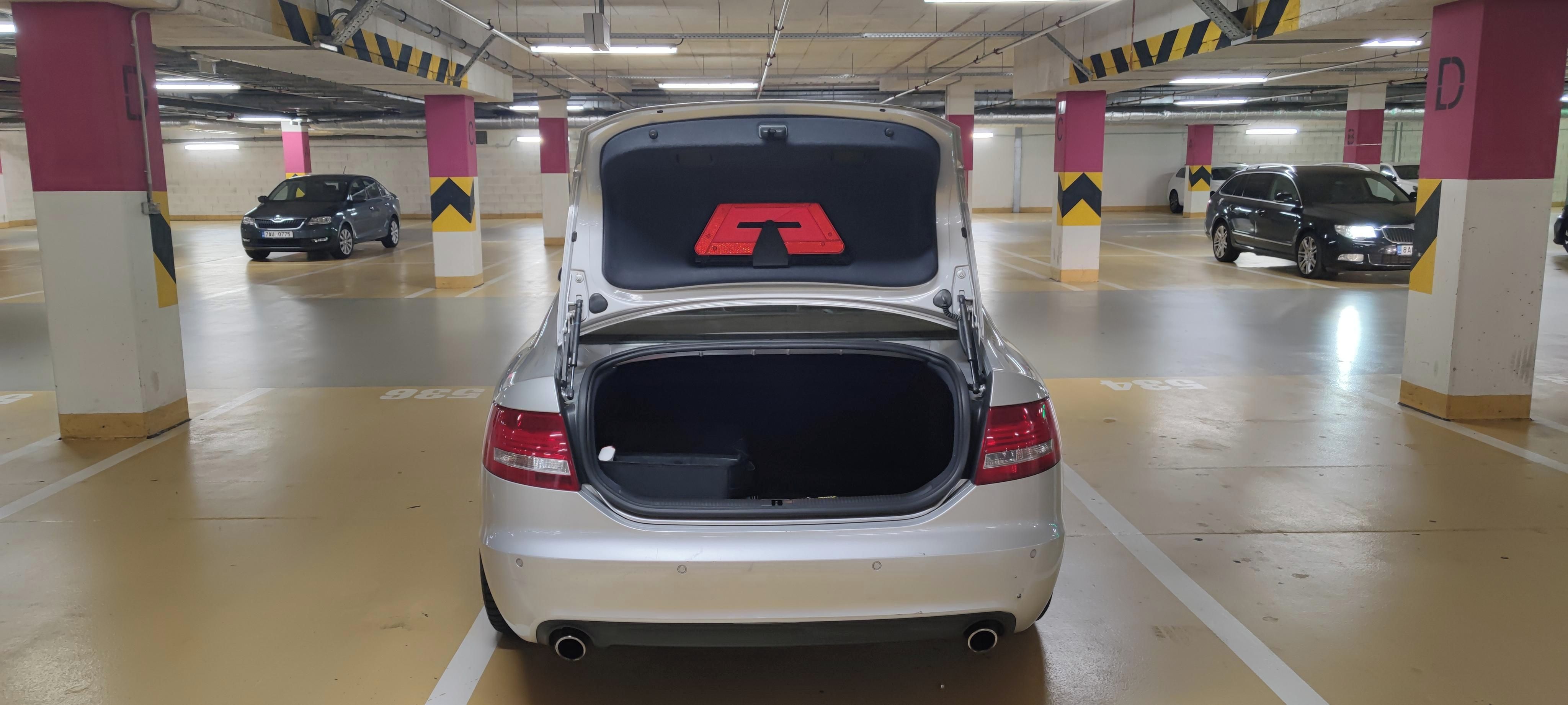 Audi A6, Prodám AUDI A6 2,4 i - fotka 5