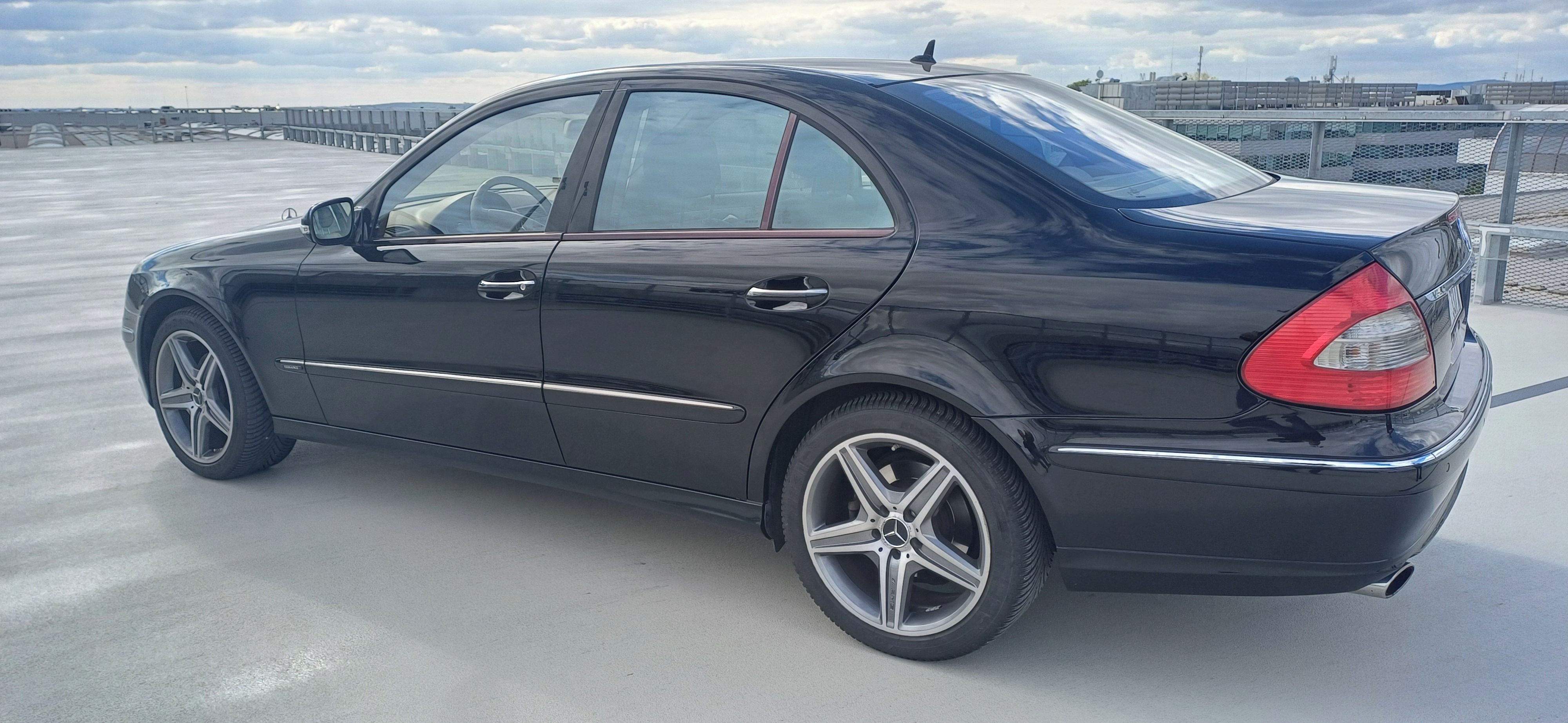 Mercedes-Benz Třídy E, E350, 4x4, AMG kola, výbava - fotka 4