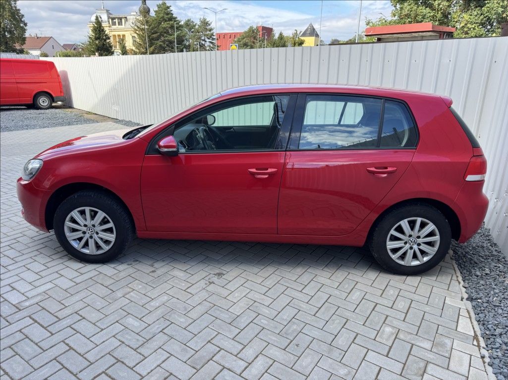 Volkswagen Golf, 1,4 i 16V TRENDLINE 1.maj. ČR - fotka 4