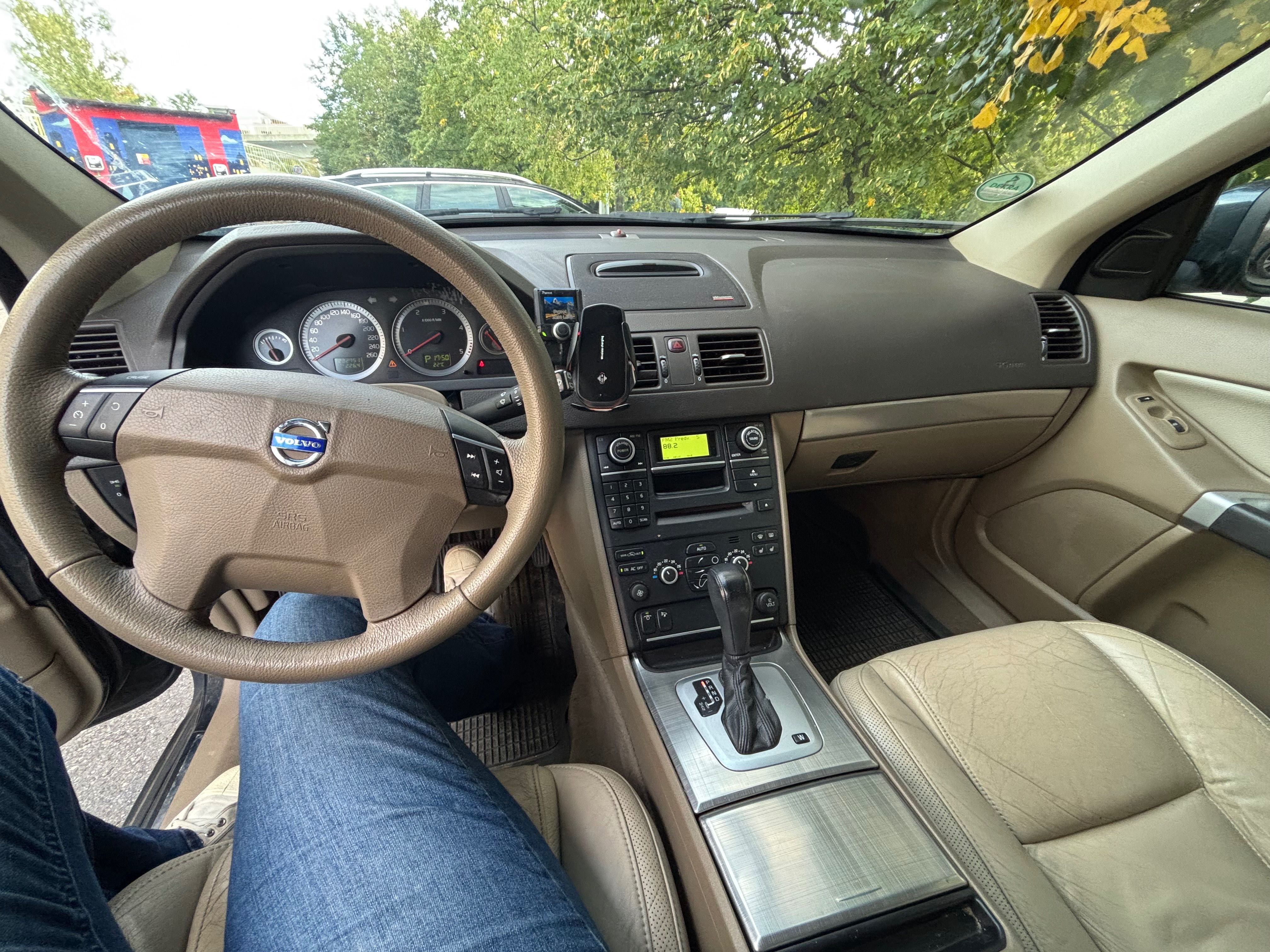 Volvo XC90, D5 AWD 1.majitel - fotka 5