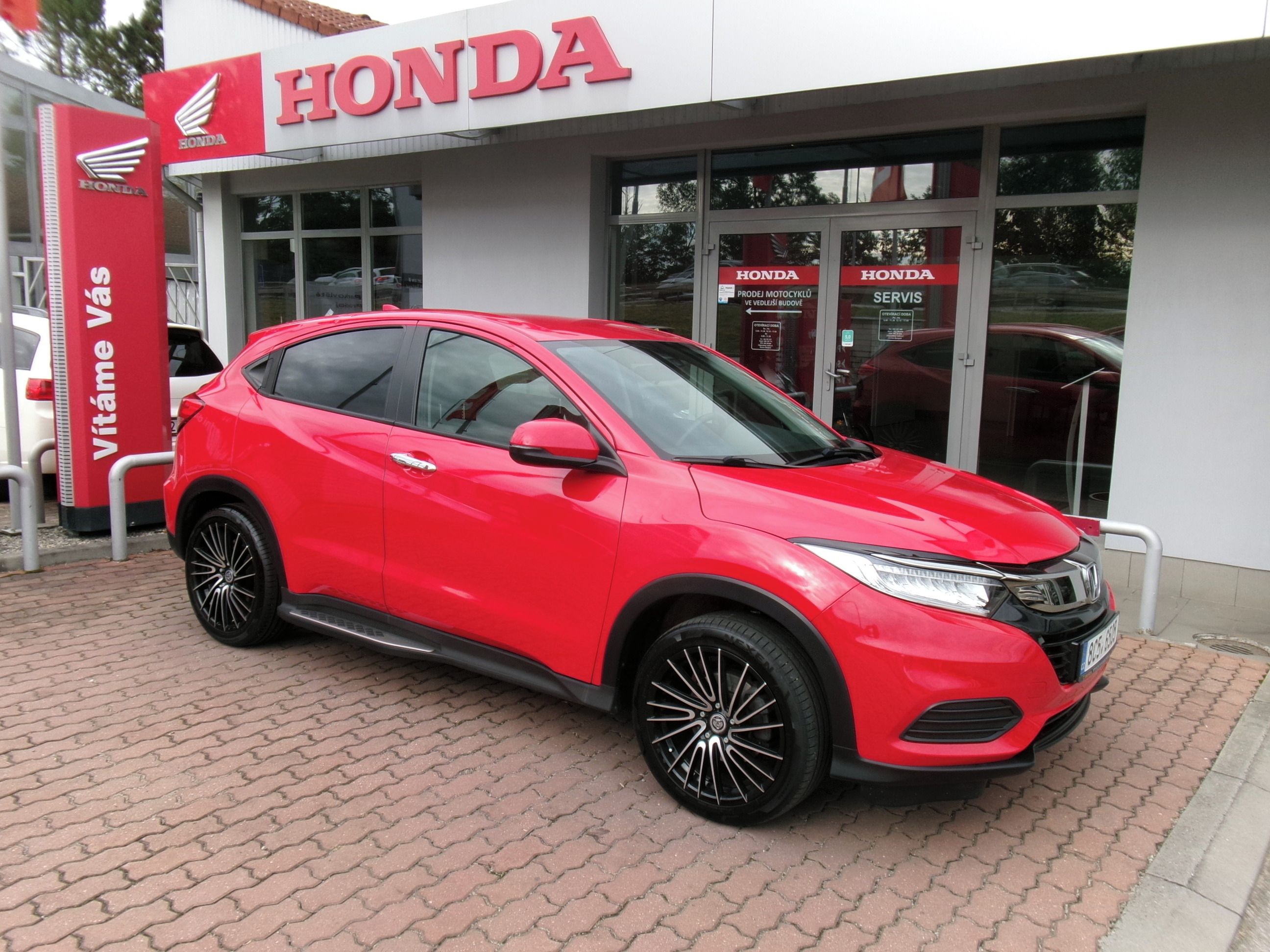 Honda HR-V, 1.5i-VTEC COMFORT PLUS, ČR,1.M - fotka 4