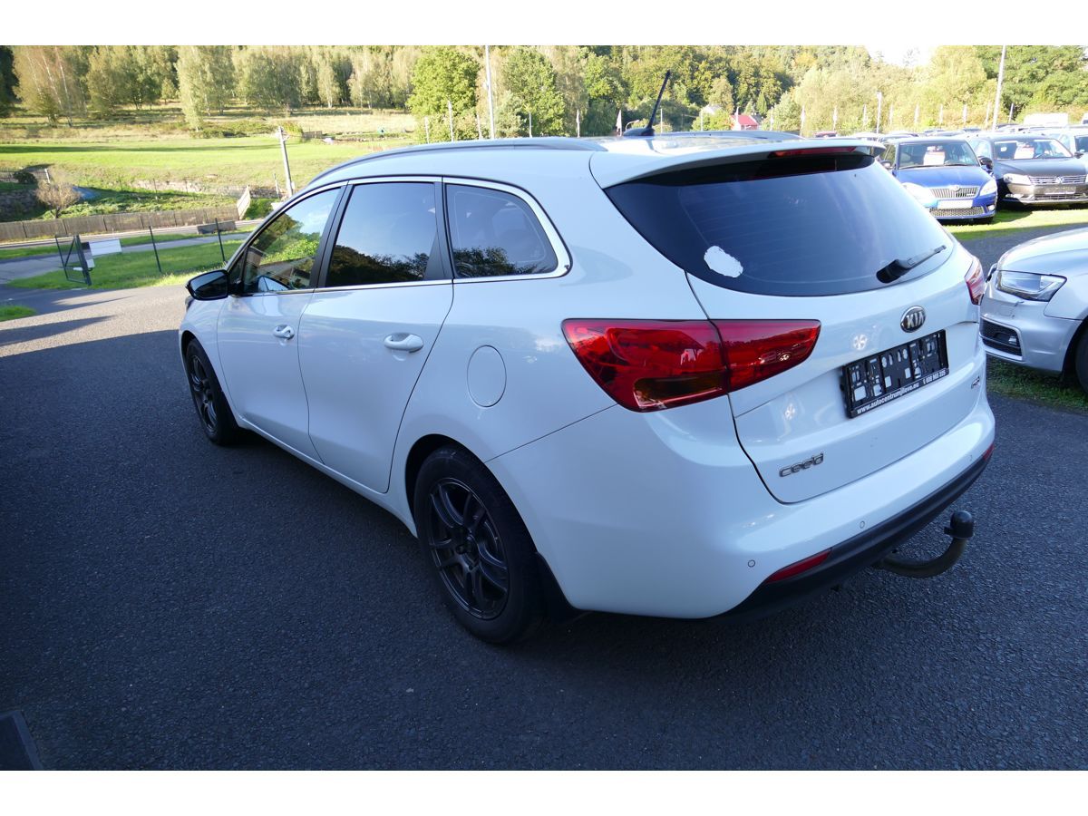 Kia Cee´d, 1,6CRDI 94KW DIGI-KLIMA - fotka 6