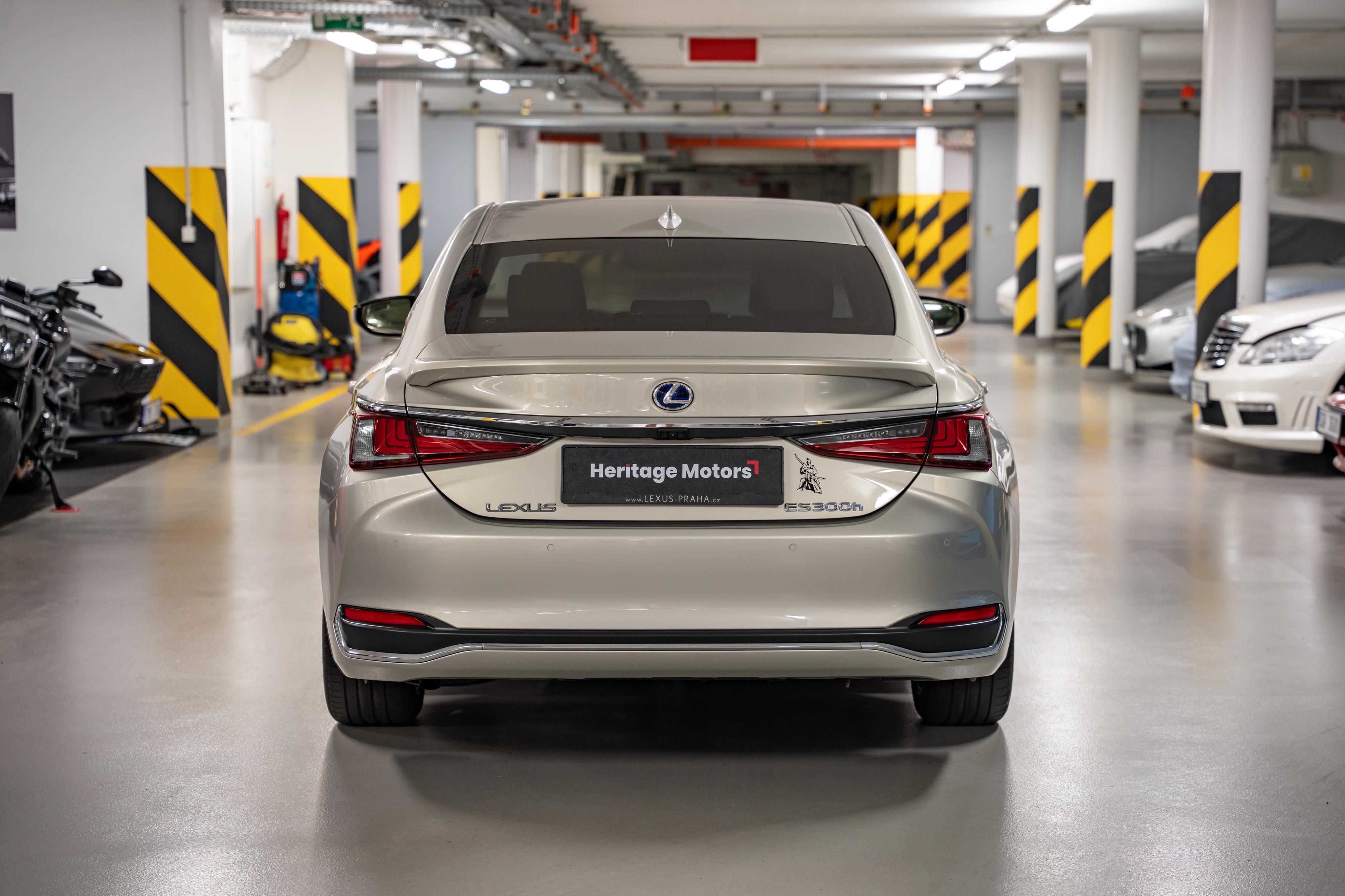 Lexus ES, 300h Luxury Hybrid, LED, DPH - fotka 6