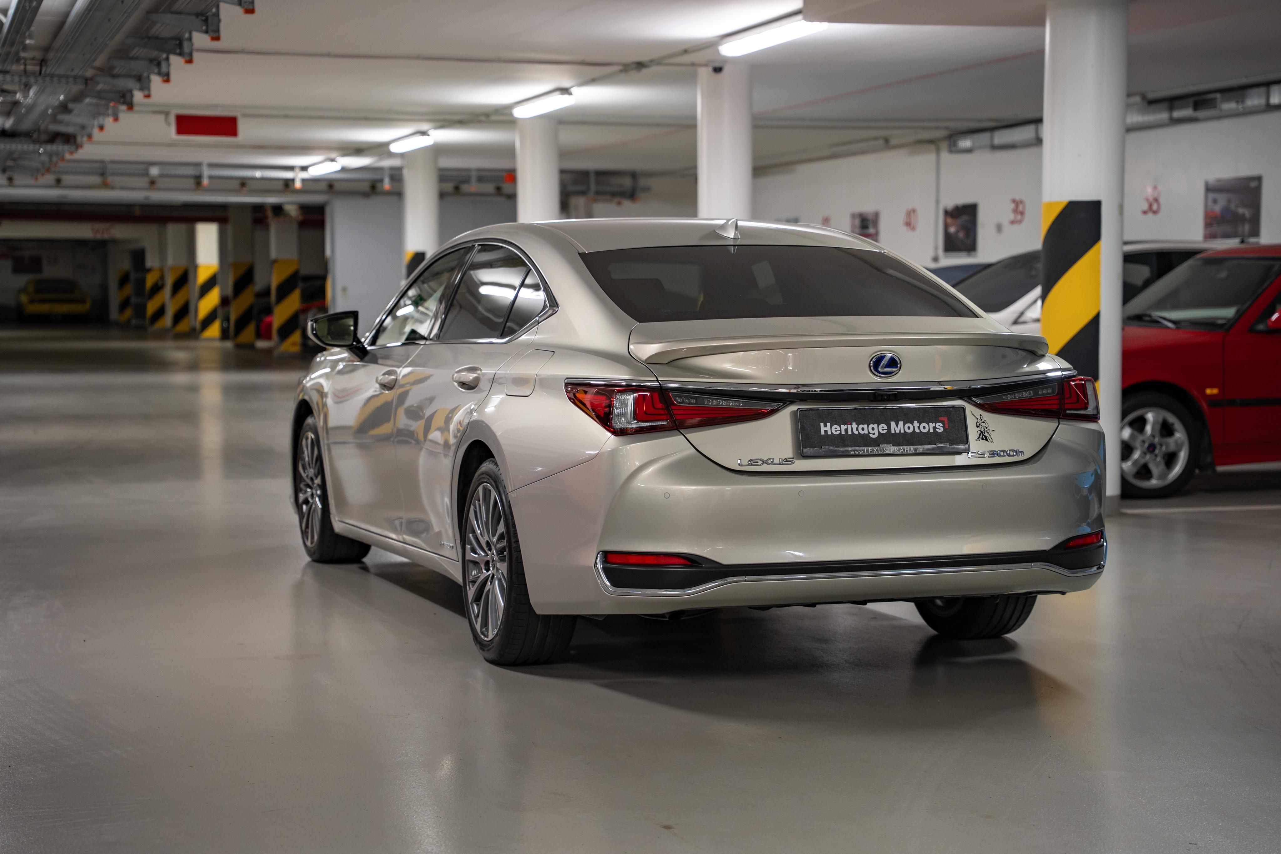 Lexus ES, 300h Luxury Hybrid, LED, DPH - fotka 5