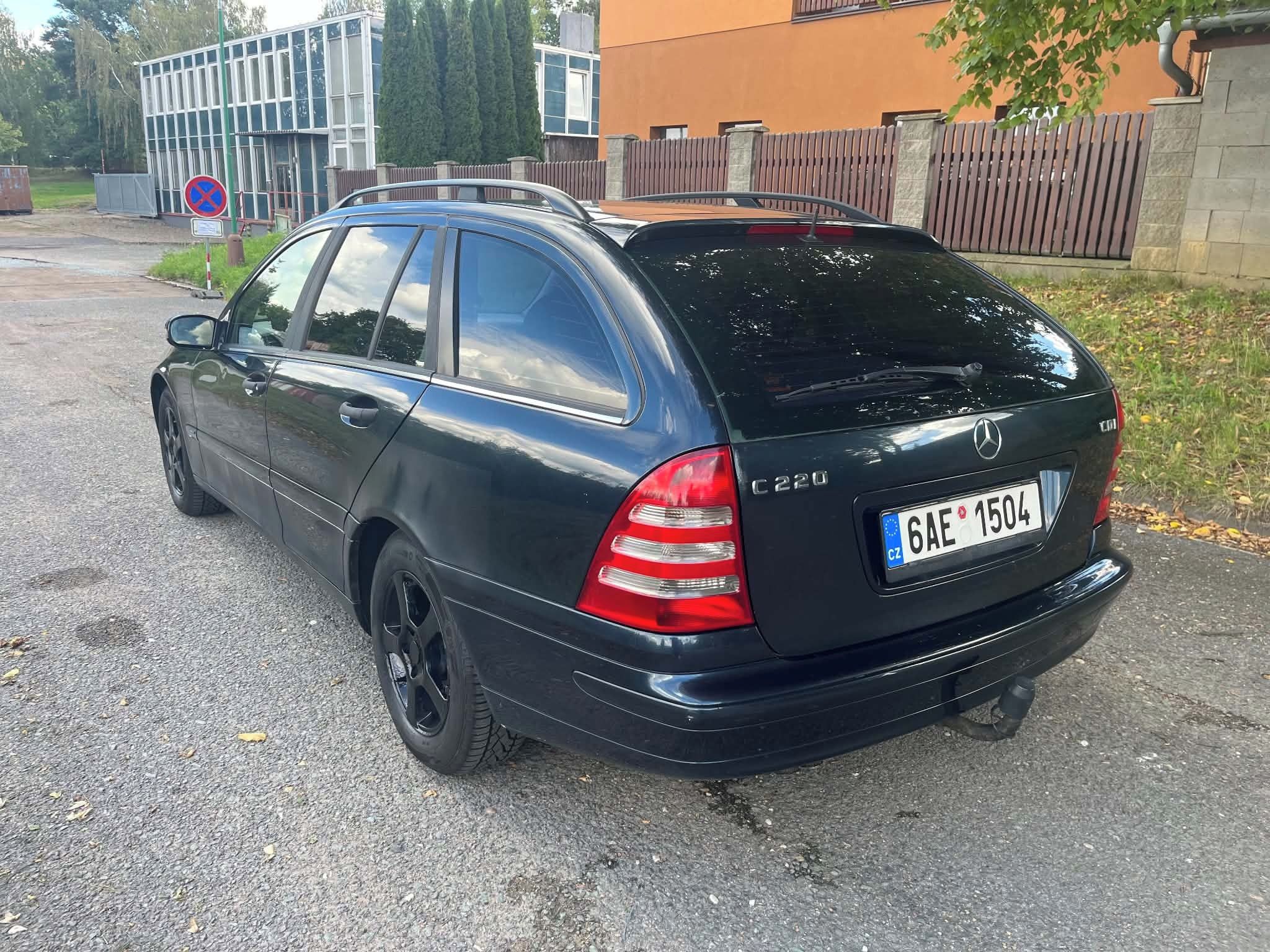 Mercedes-Benz Třídy C, C220 CDI - fotka 5