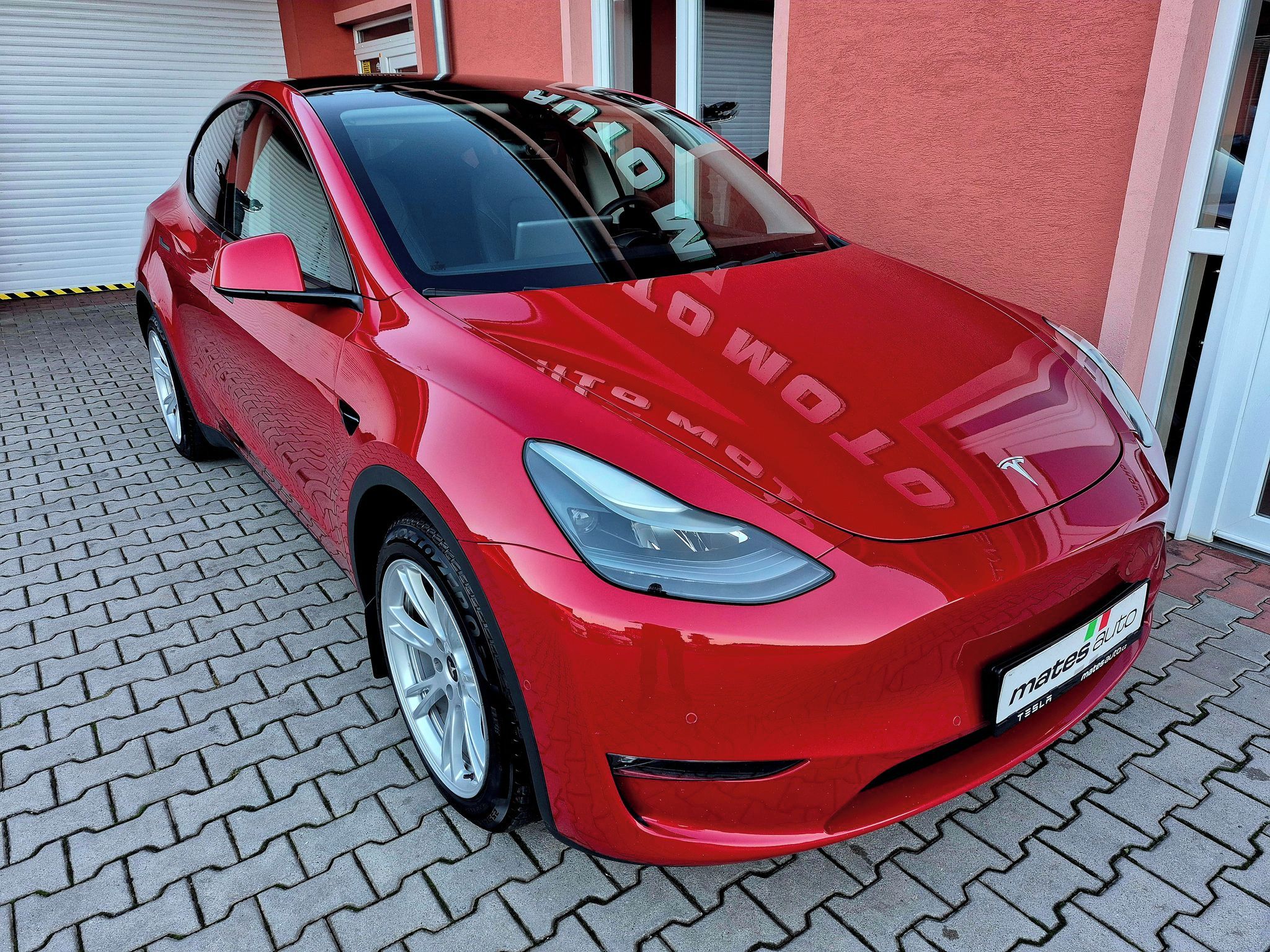Tesla Model Y, LONG RANGE Dual Motor 378 kW S - fotka 4