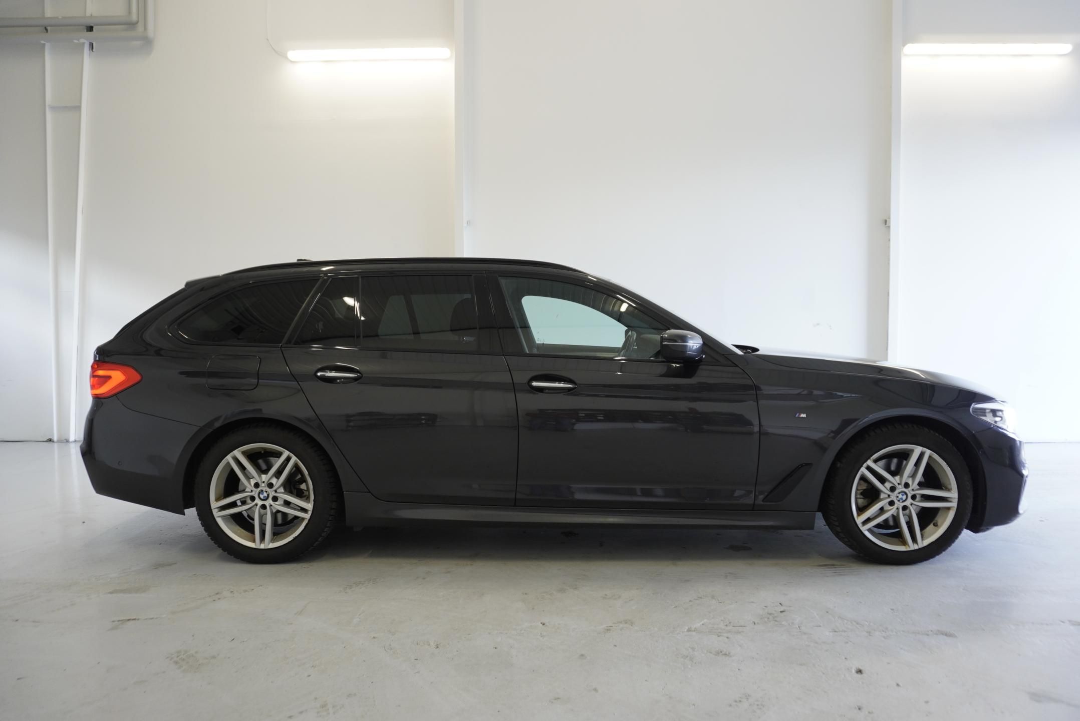 BMW Řada 5, 520D TOURING XDRIVE STEPTRONIC - fotka 4