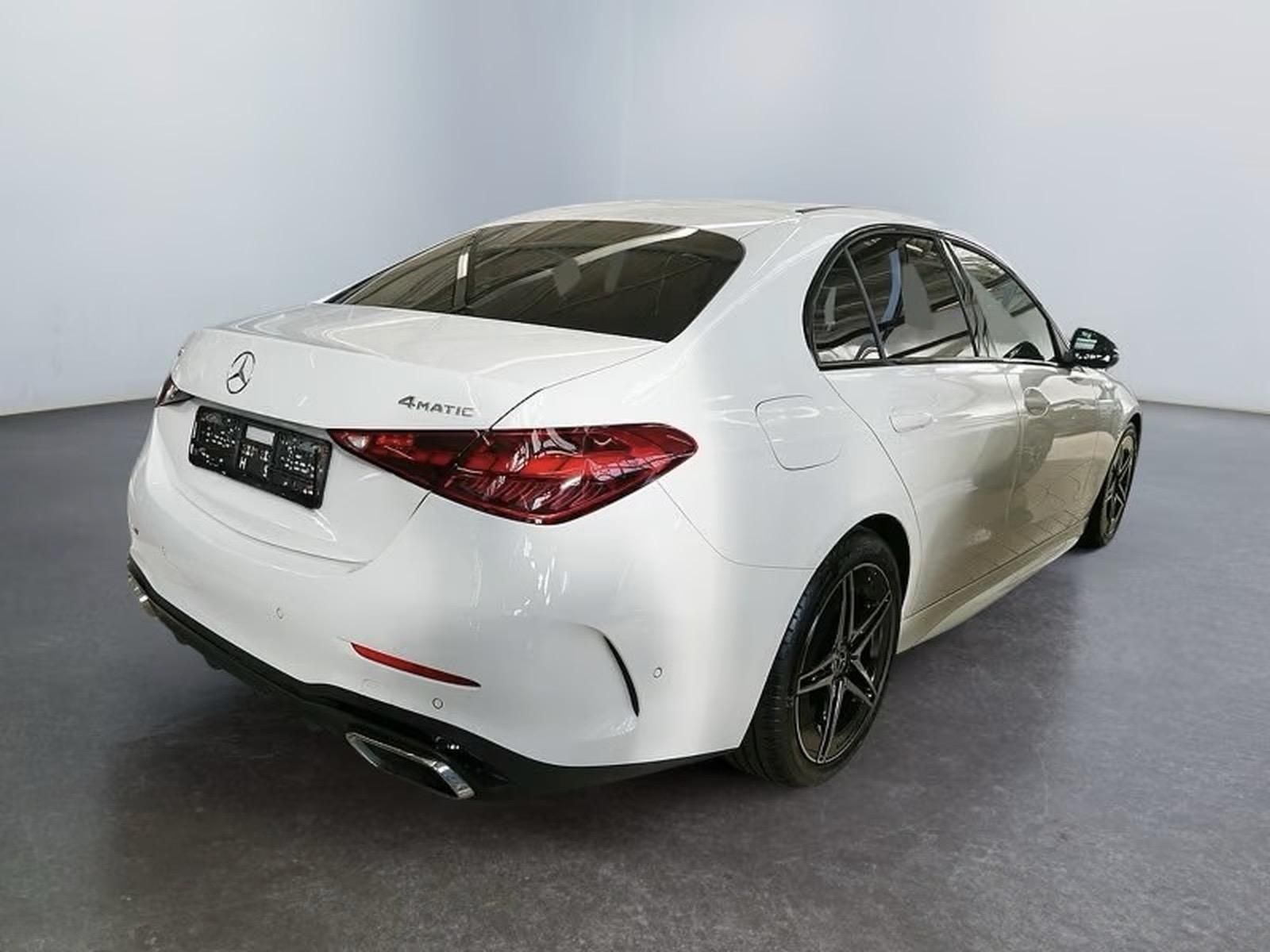 Mercedes-Benz Třídy C, 300 4Matic AMG PANO 360 DISTRO - fotka 4