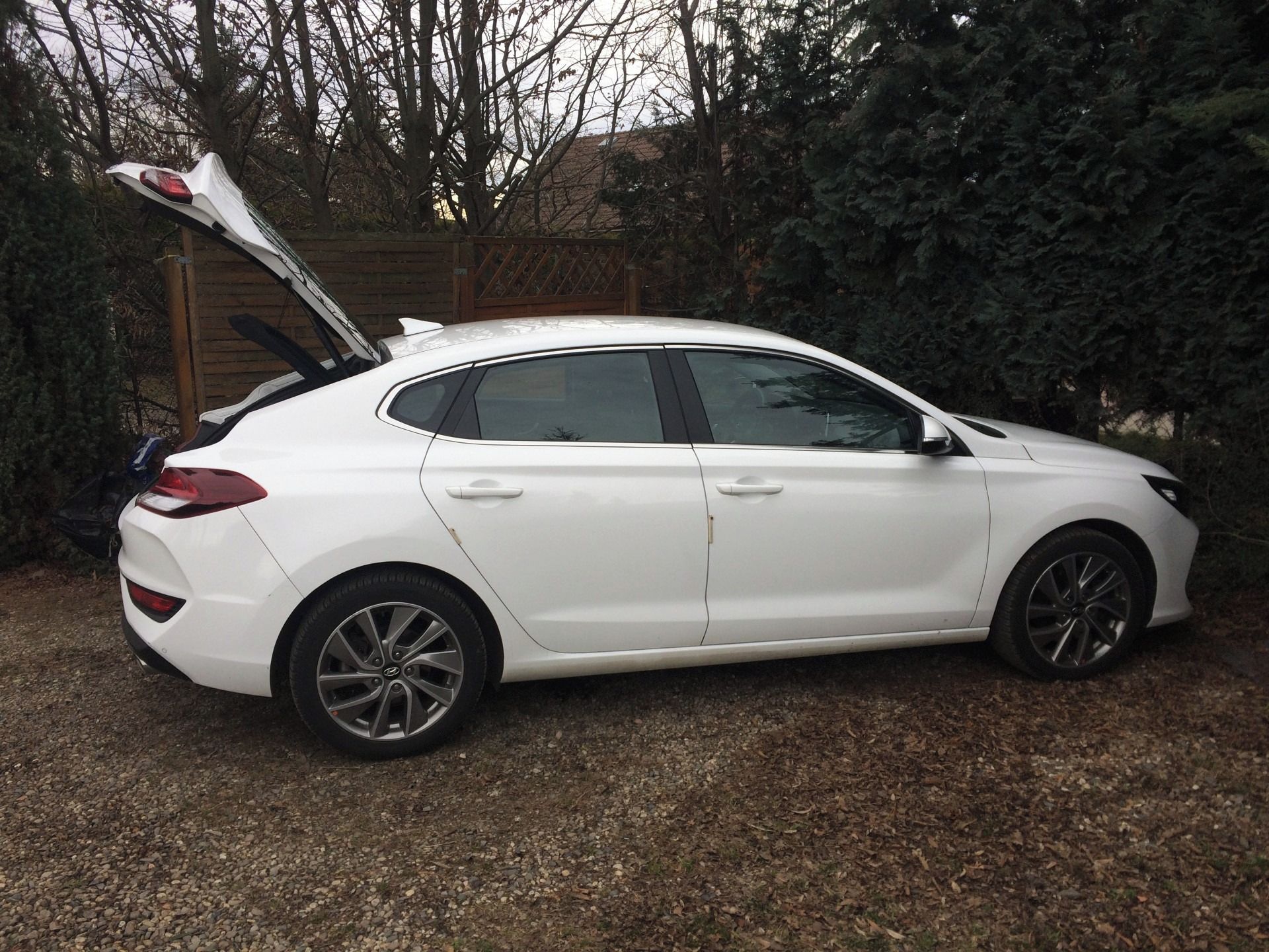 Hyundai i30, 1. maj., serviska, model 2019 - fotka 4