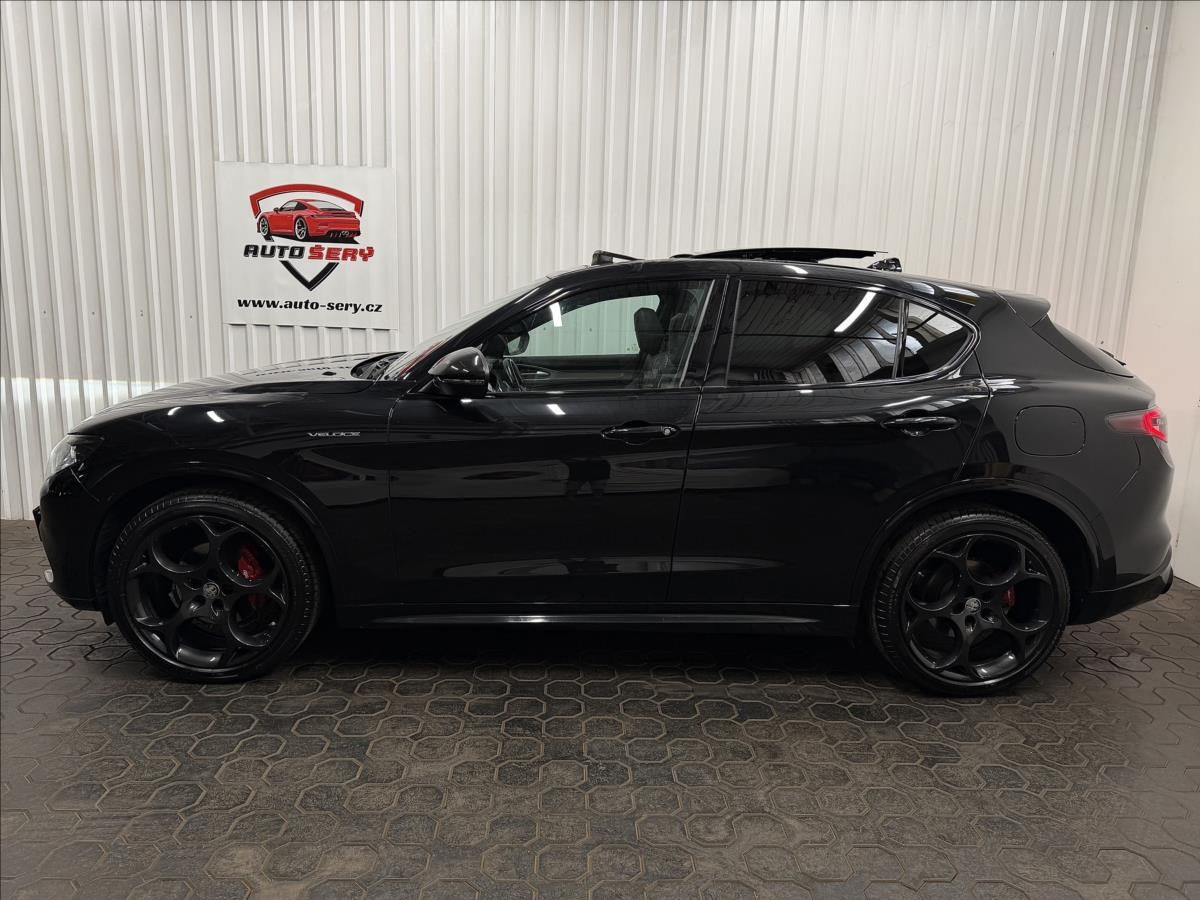 Alfa Romeo Stelvio, VELOCE 206kW Q4 PANO TAŽNÉ R21 - fotka 4