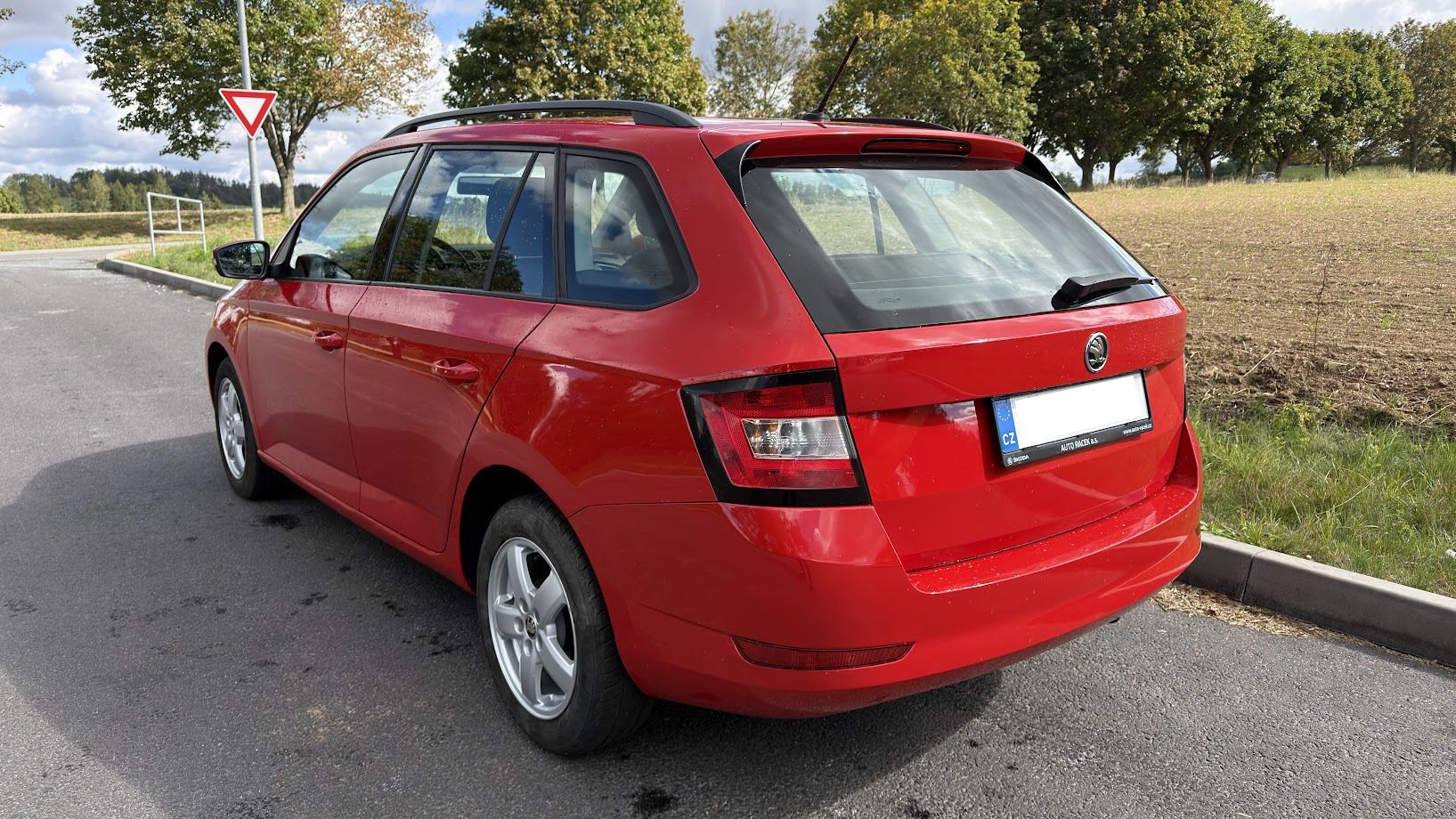 Škoda Fabia, 1.0, CZ, r.v. 9/2020, Combi - fotka 2