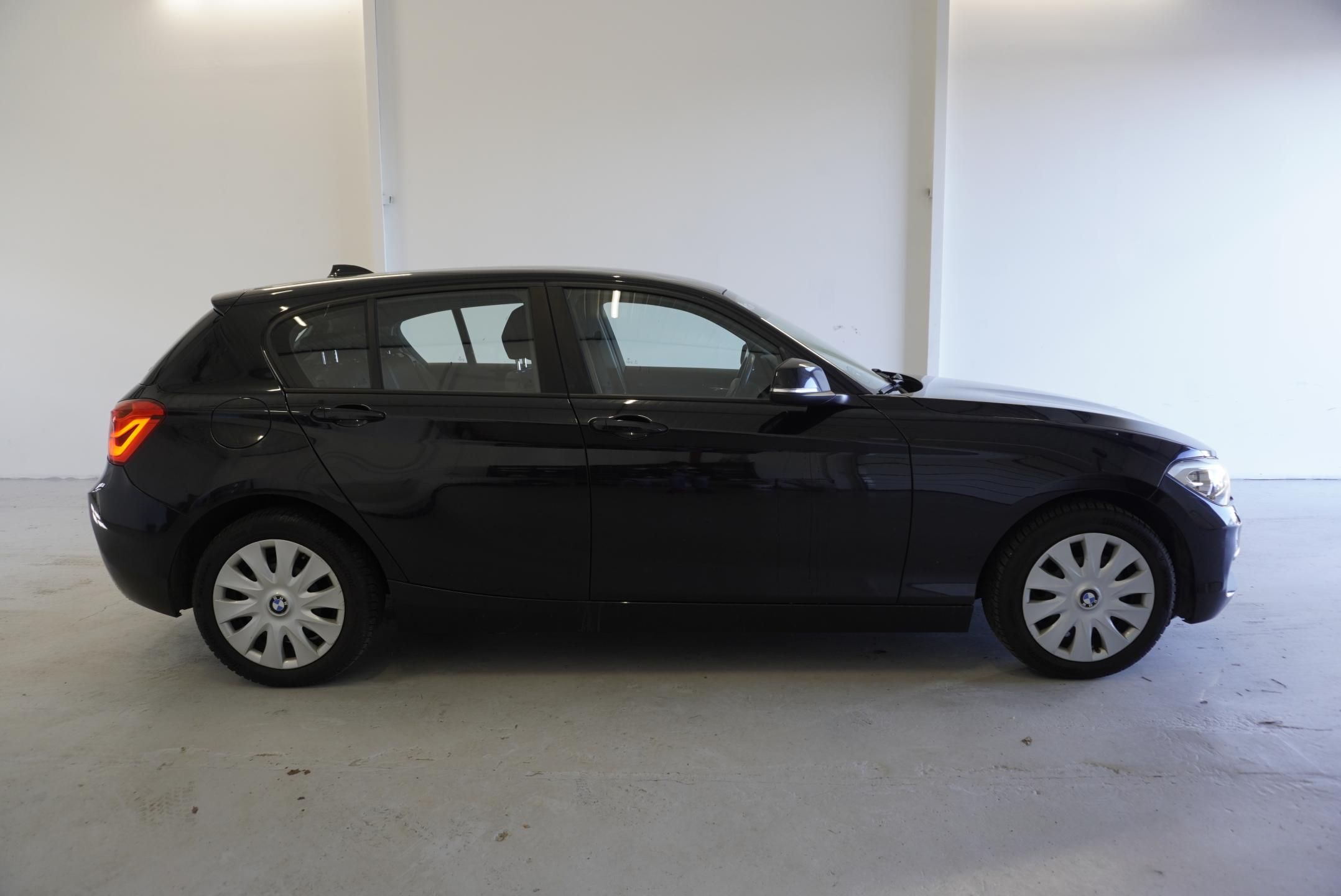 BMW Řada 1, 118i 1.5 AUTOMAT - fotka 4