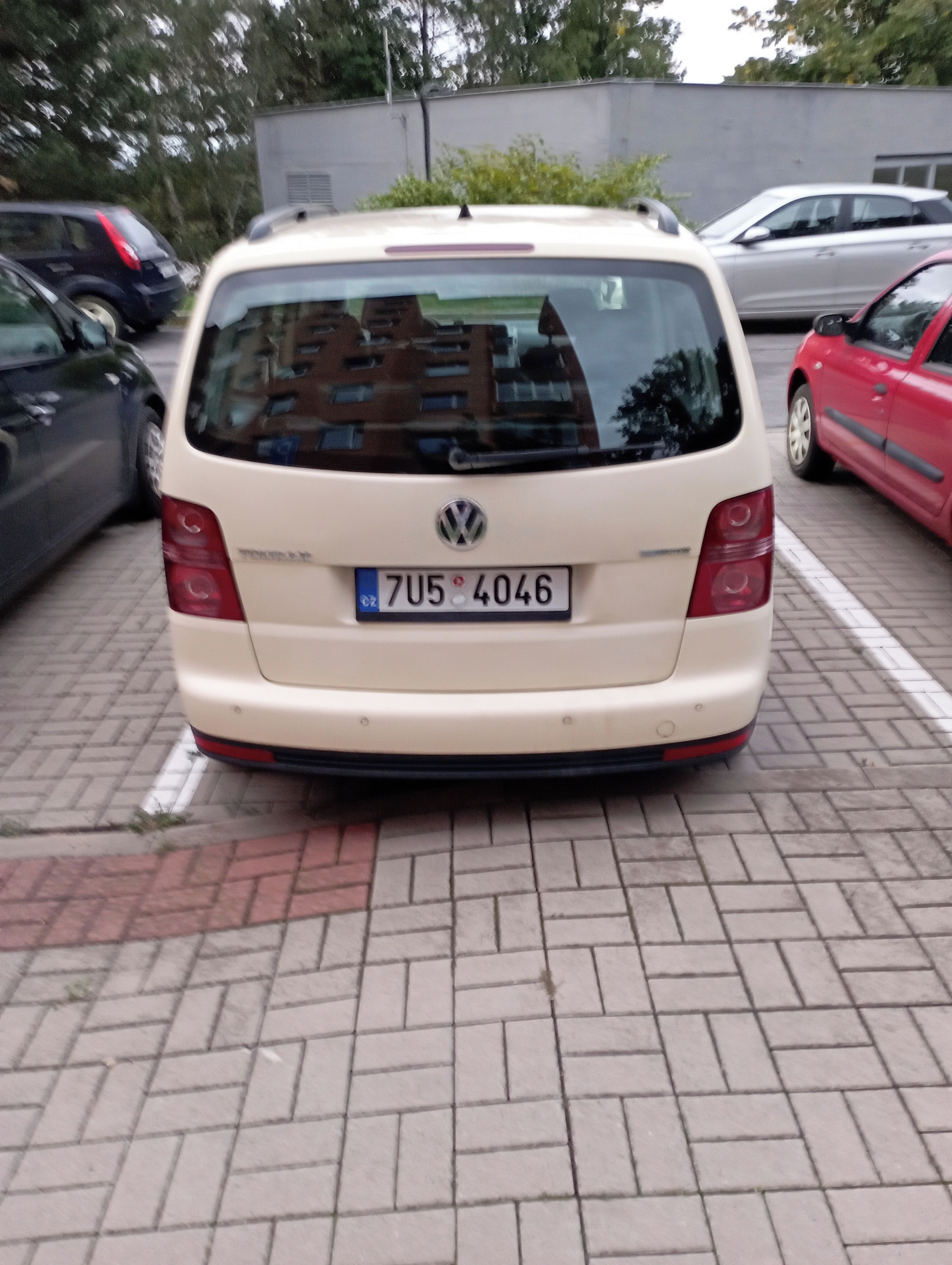 Volkswagen Touran - fotka 5