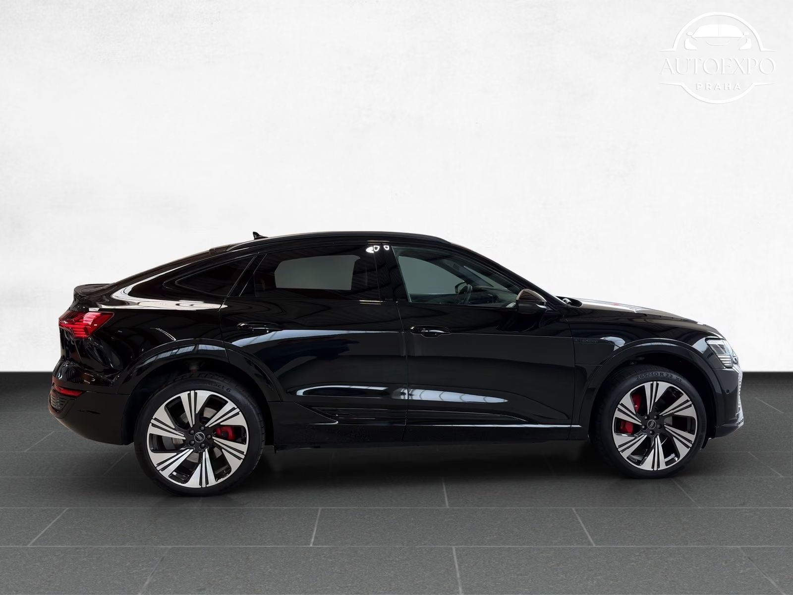 Audi Q8 e-tron, Sportback 55 S line quattro* - fotka 3