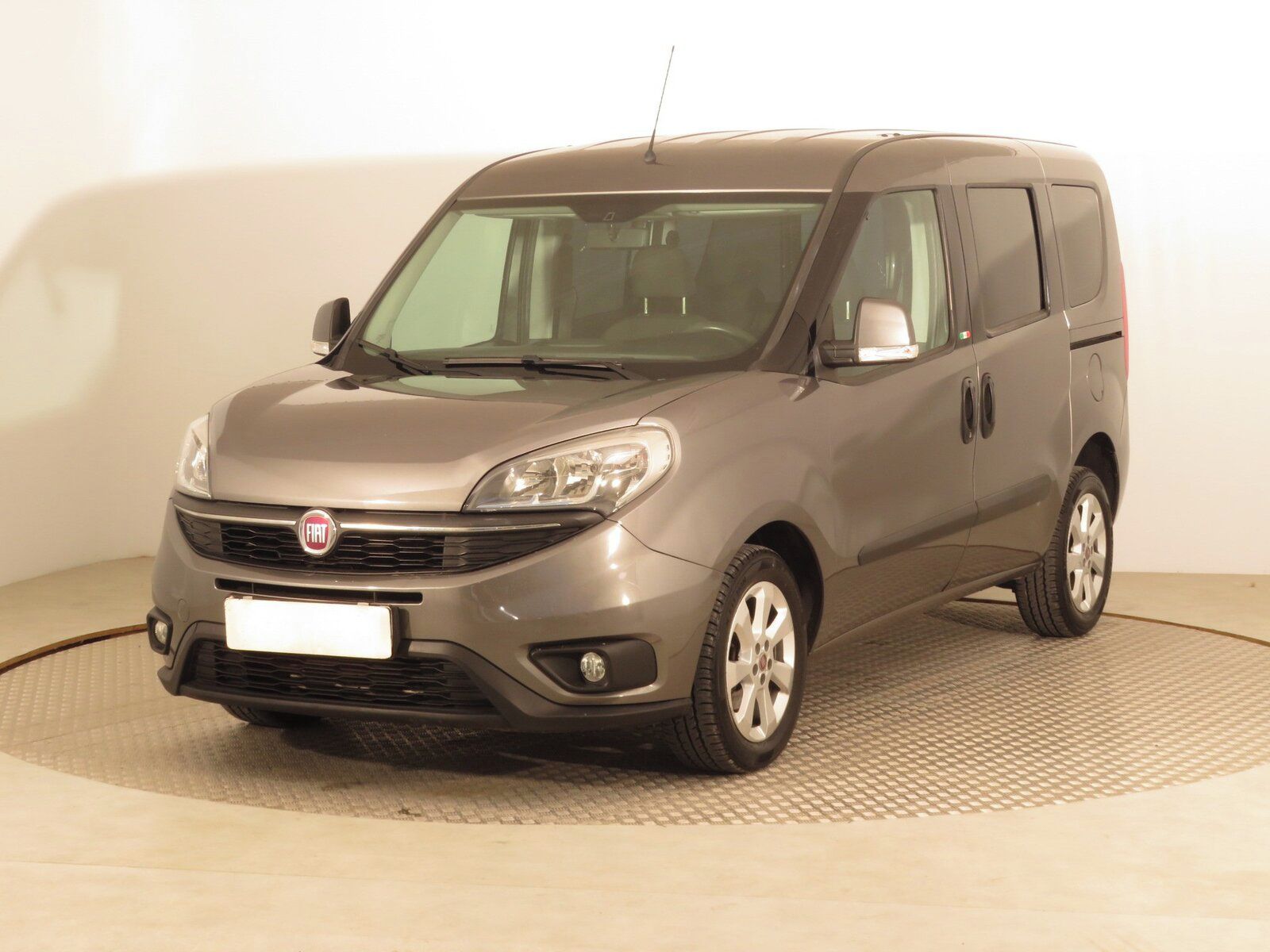 Fiat Dobló, 1.6 MultiJet, 5Míst, ČR - fotka 2