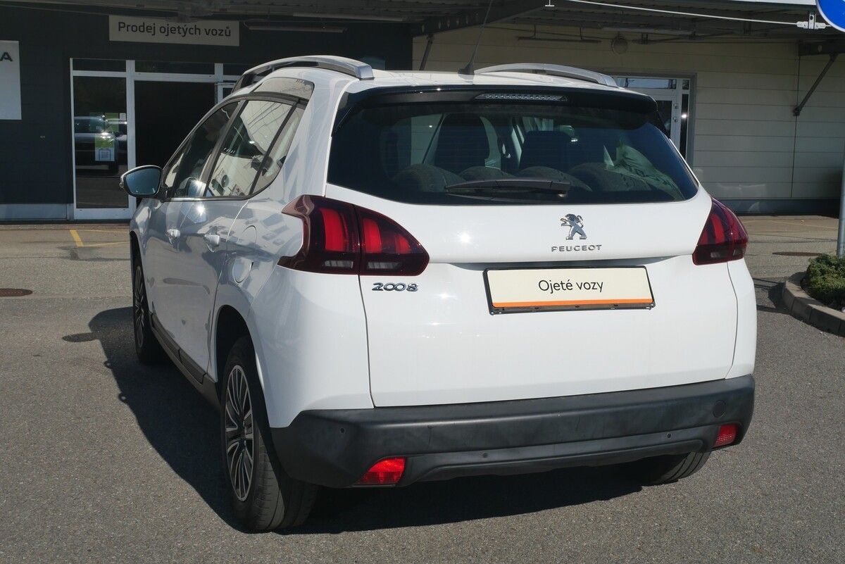 Peugeot 2008, 1.2 PureTech 61 kW Active - fotka 4