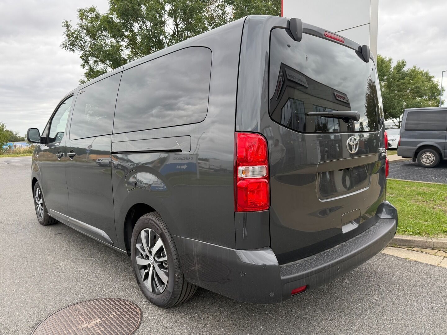 Toyota Proace Verso, L2 2.2D 8AT Family Executive - fotka 4