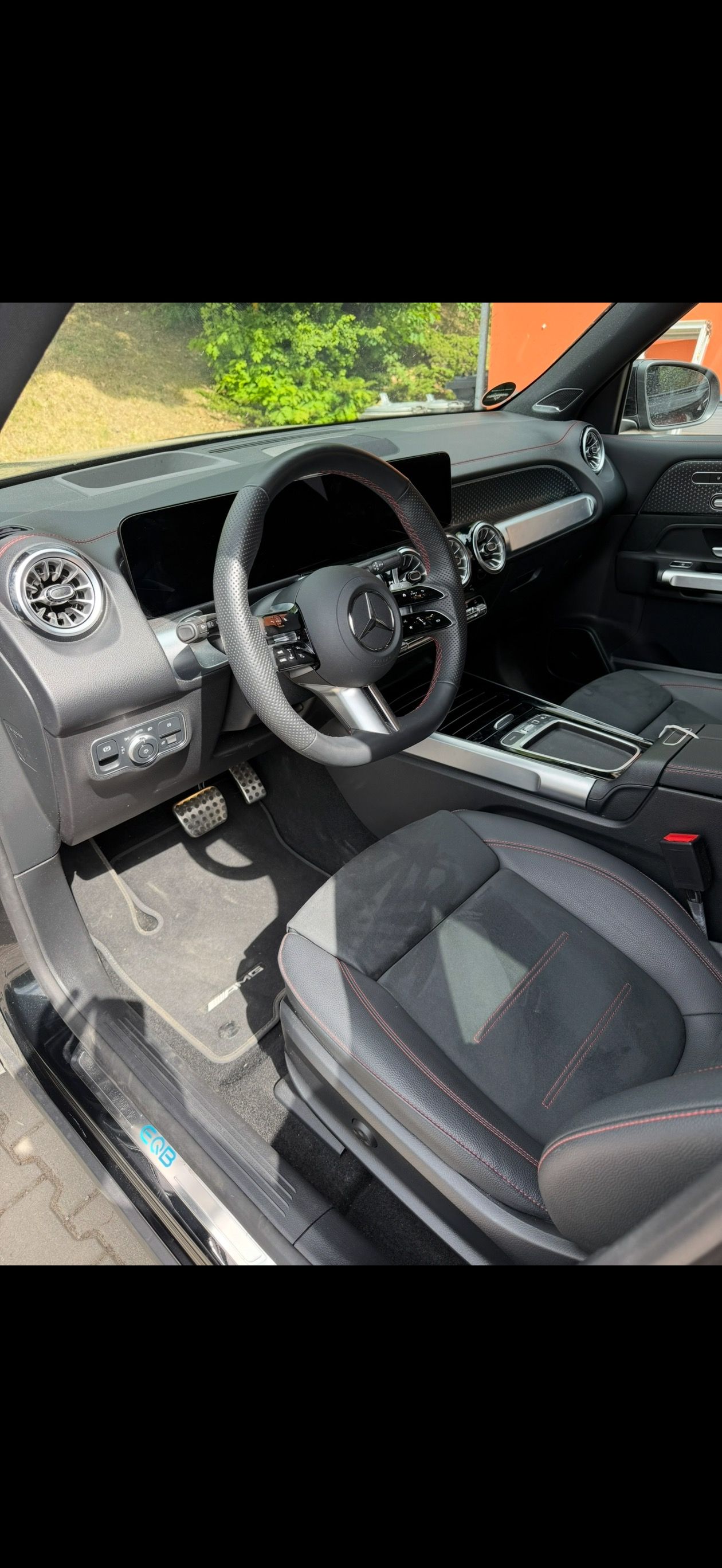 Mercedes-Benz EQB, Mercedes EQB250+ AMG 2025 - fotka 5
