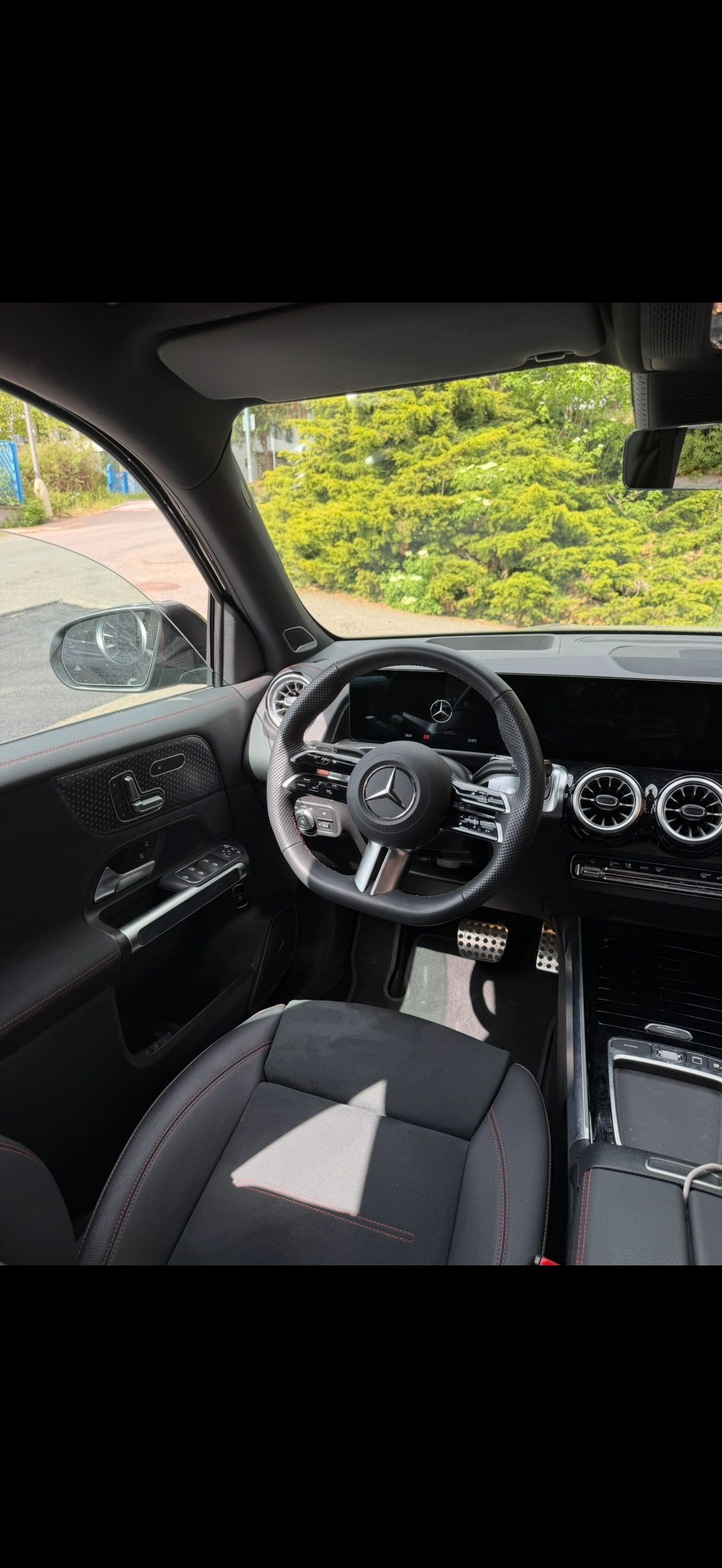 Mercedes-Benz EQB, Mercedes EQB250+ AMG 2025 - fotka 6
