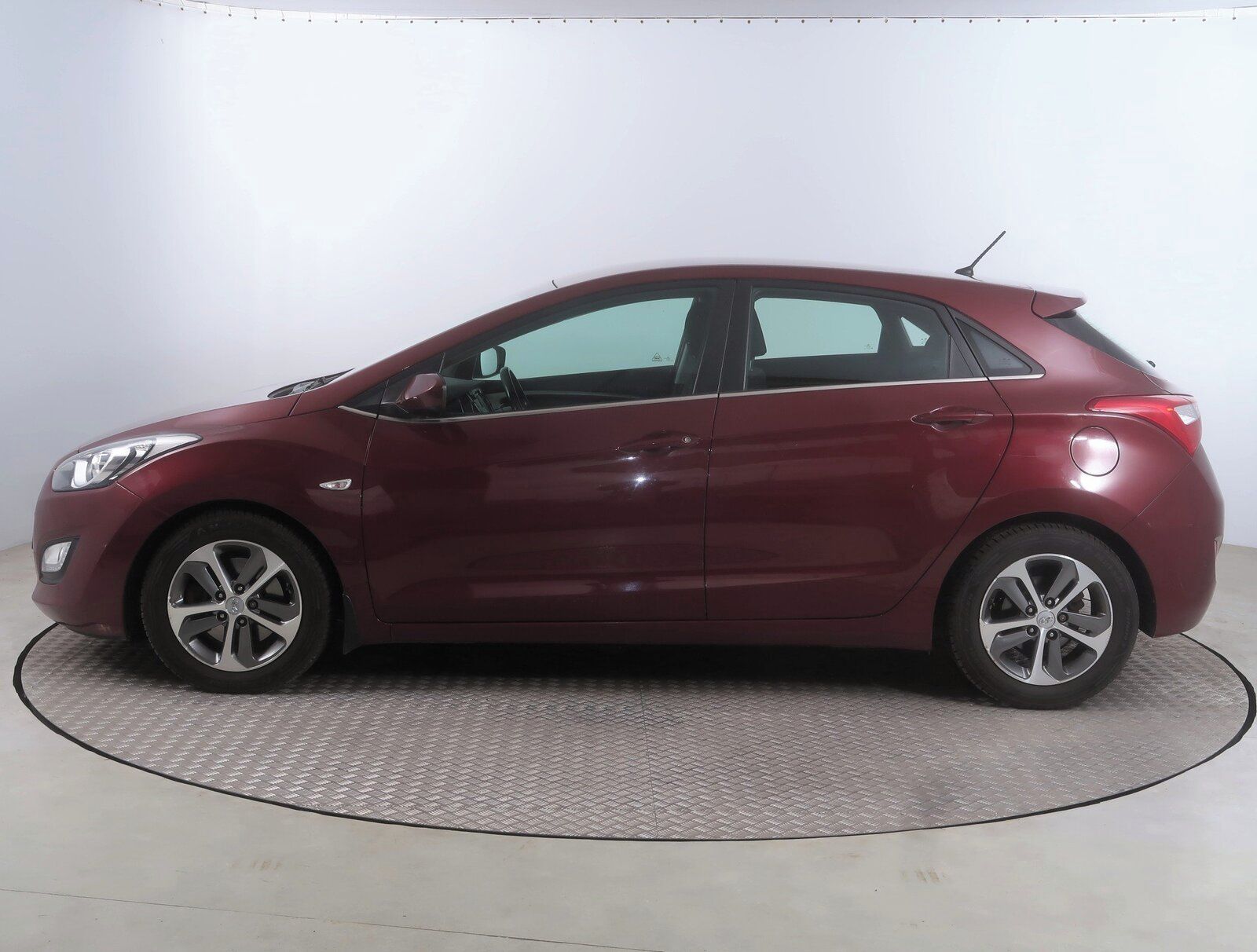 Hyundai i30, 1.6 CRDi, Style, Automat - fotka 3