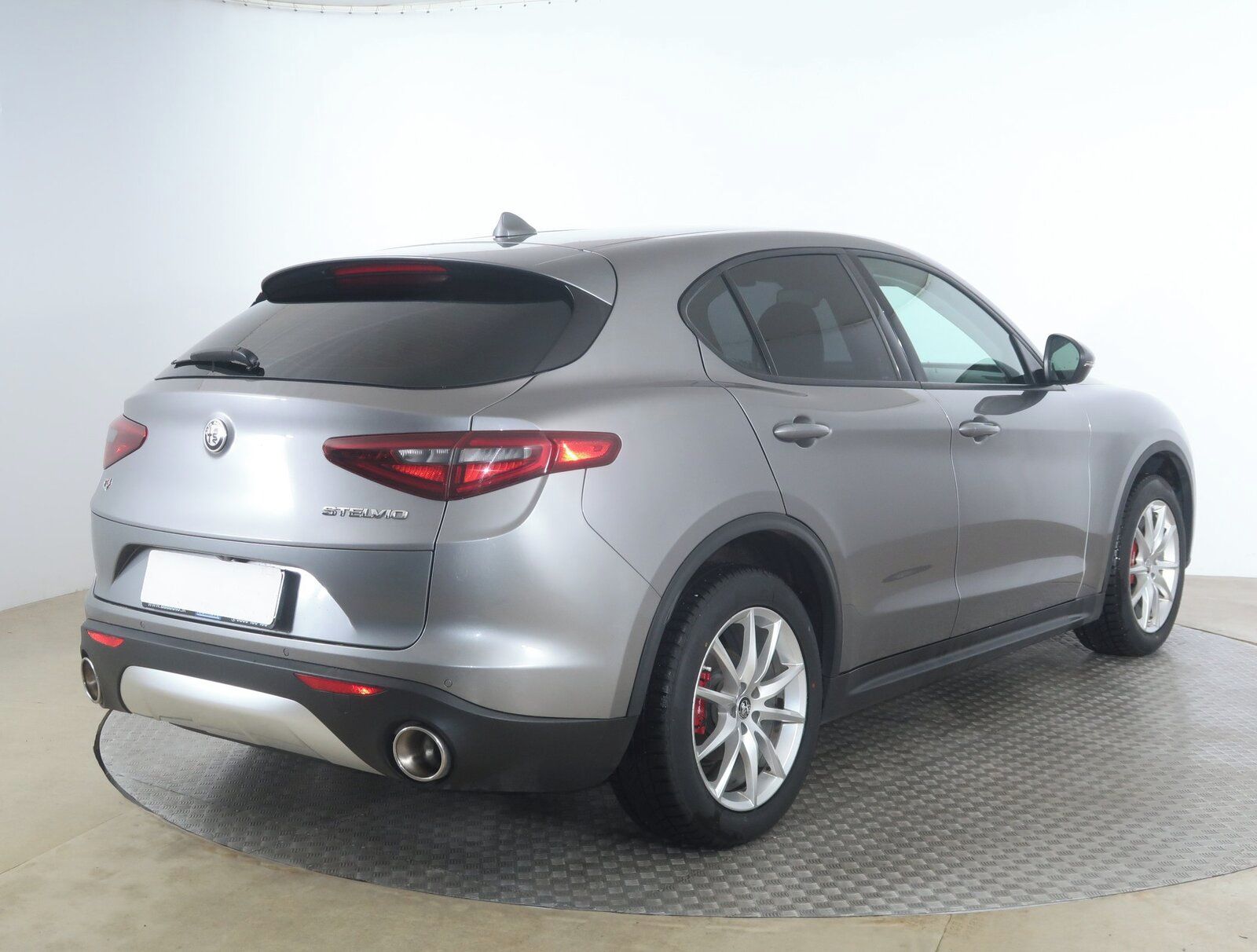 Alfa Romeo Stelvio, 2.2 Diesel, 4X4, Automat - fotka 5