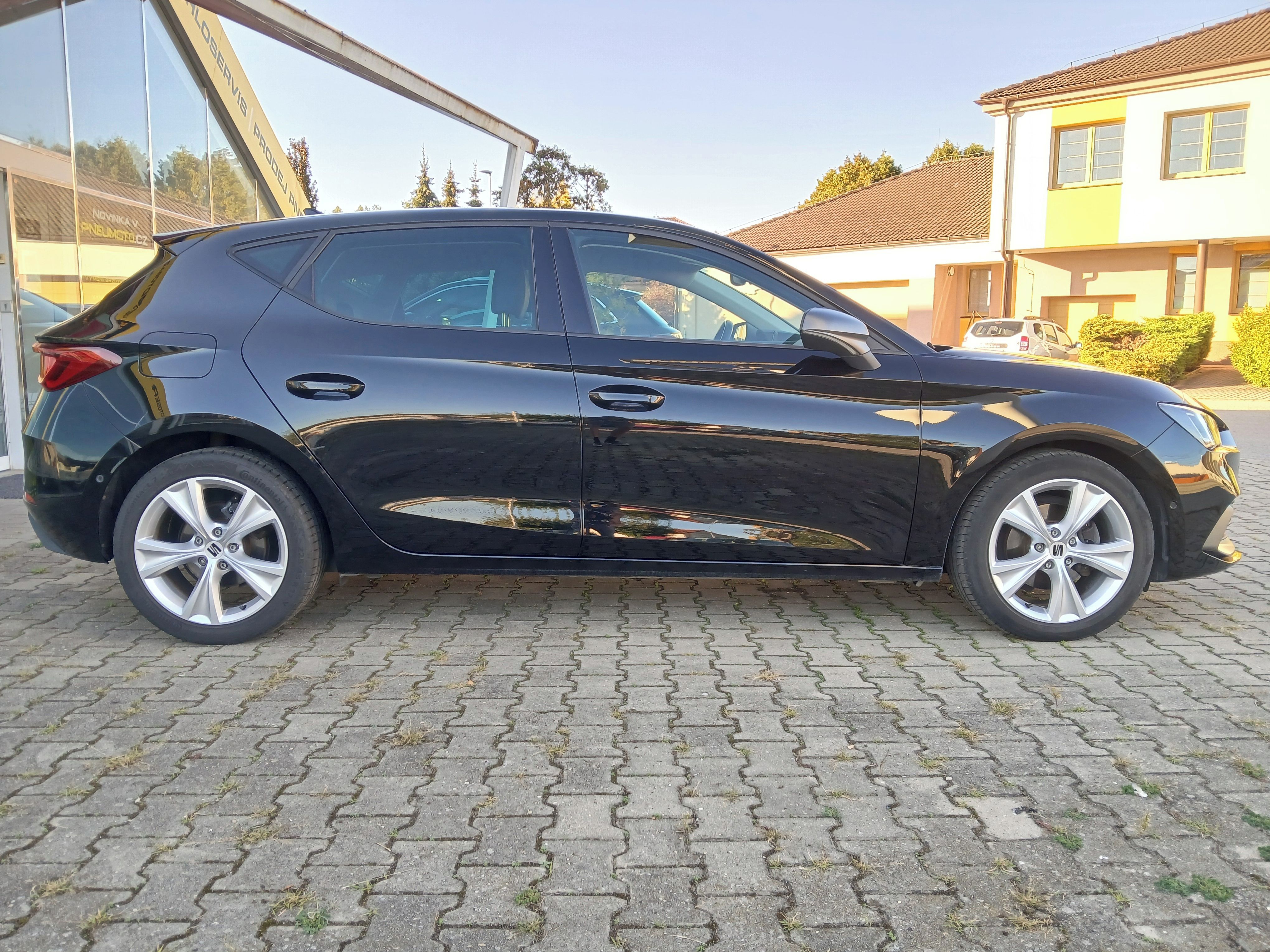 Seat Leon, 2.0TDI FR, 110kW, DSG, SERVIS. - fotka 6