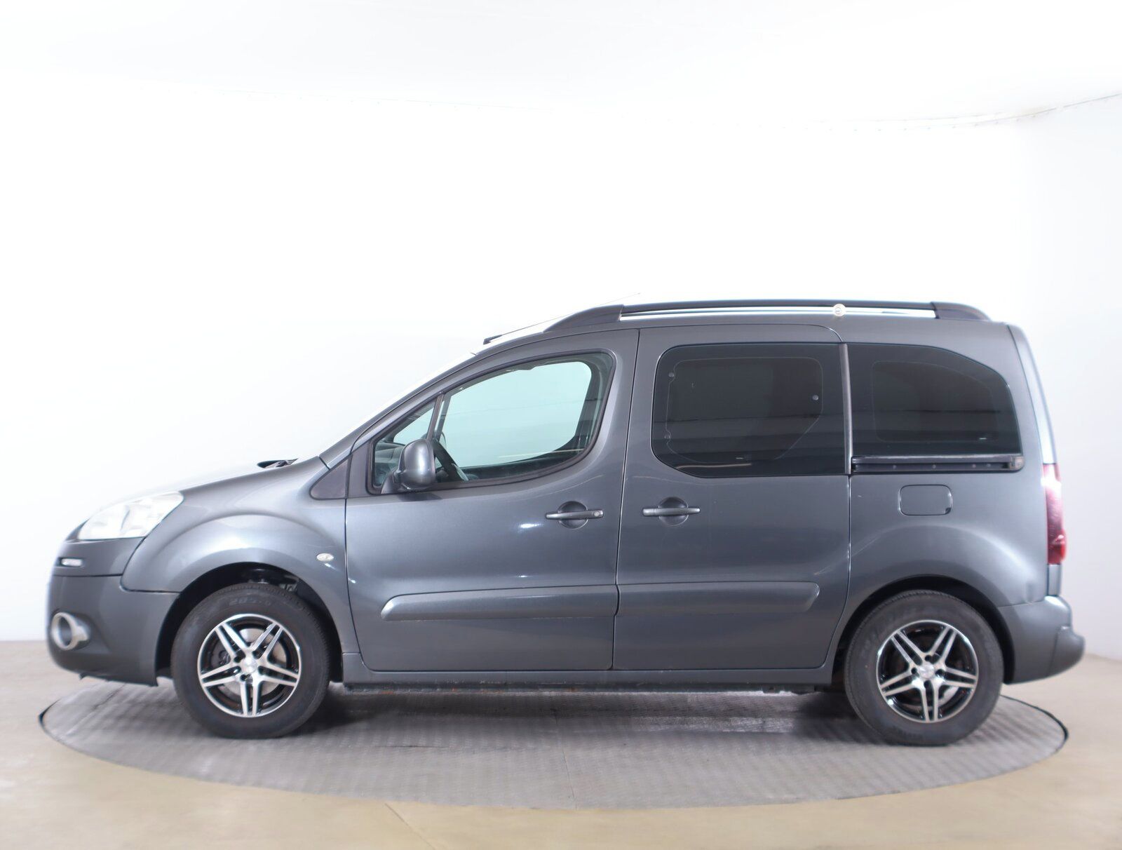 Peugeot Partner, 1.6 HDi, 5Míst, ČR - fotka 3