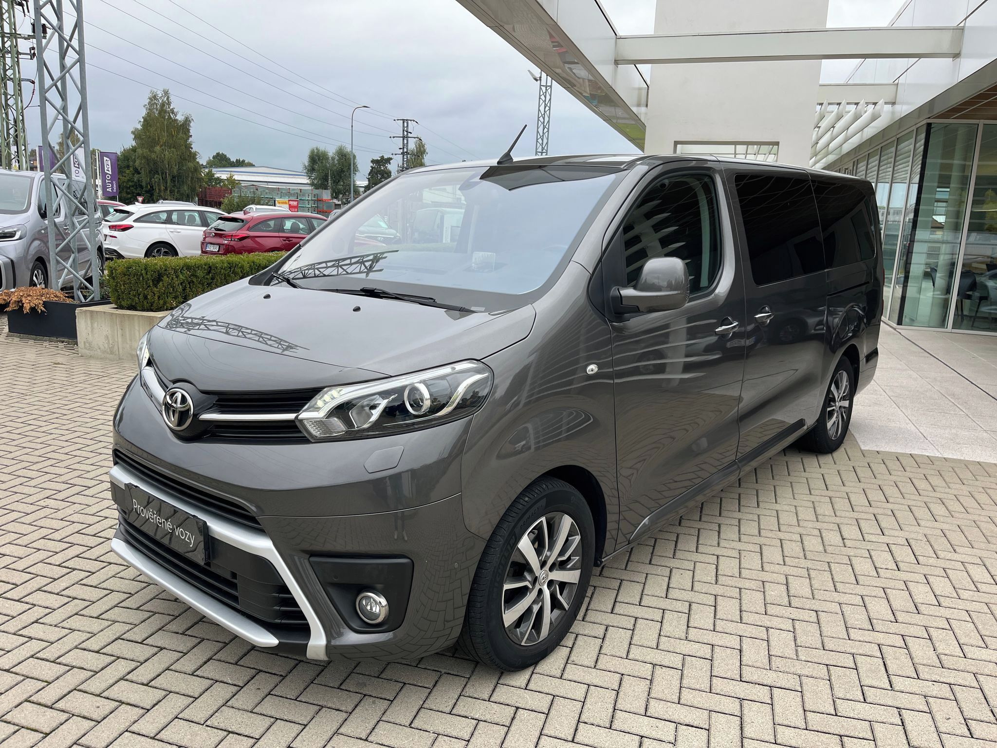Toyota Proace Verso, 2.0 D 177k L2 VIP Webasto 8AT - fotka 2